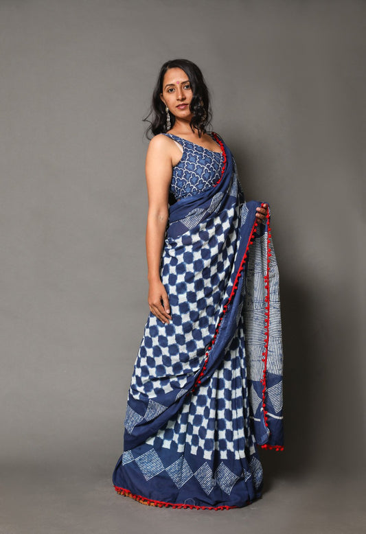 Pompom Lace Mulmul Cotton Saree (Abstract Print)