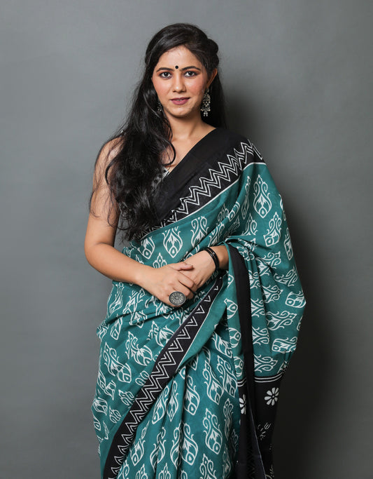 Dark Green Printed Cotton Mulmul Saree With Blouse Piece