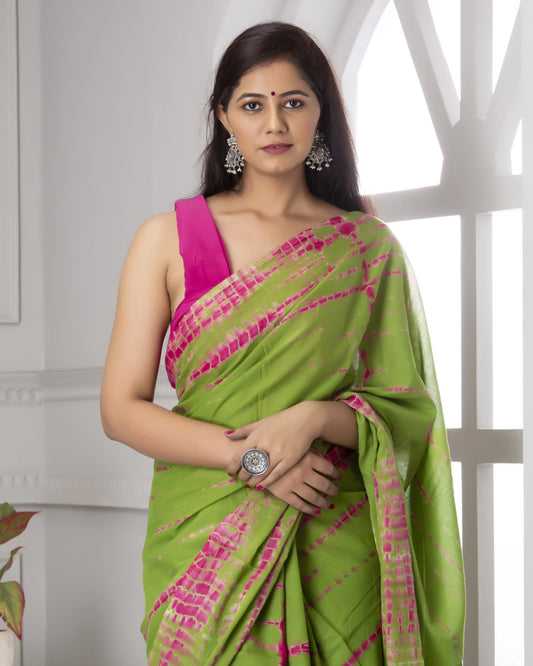 Dark Green Cotton Mulmul Saree With Blouse Piece
