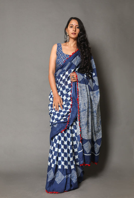 Pompom Lace Mulmul Cotton Saree (Abstract Print)