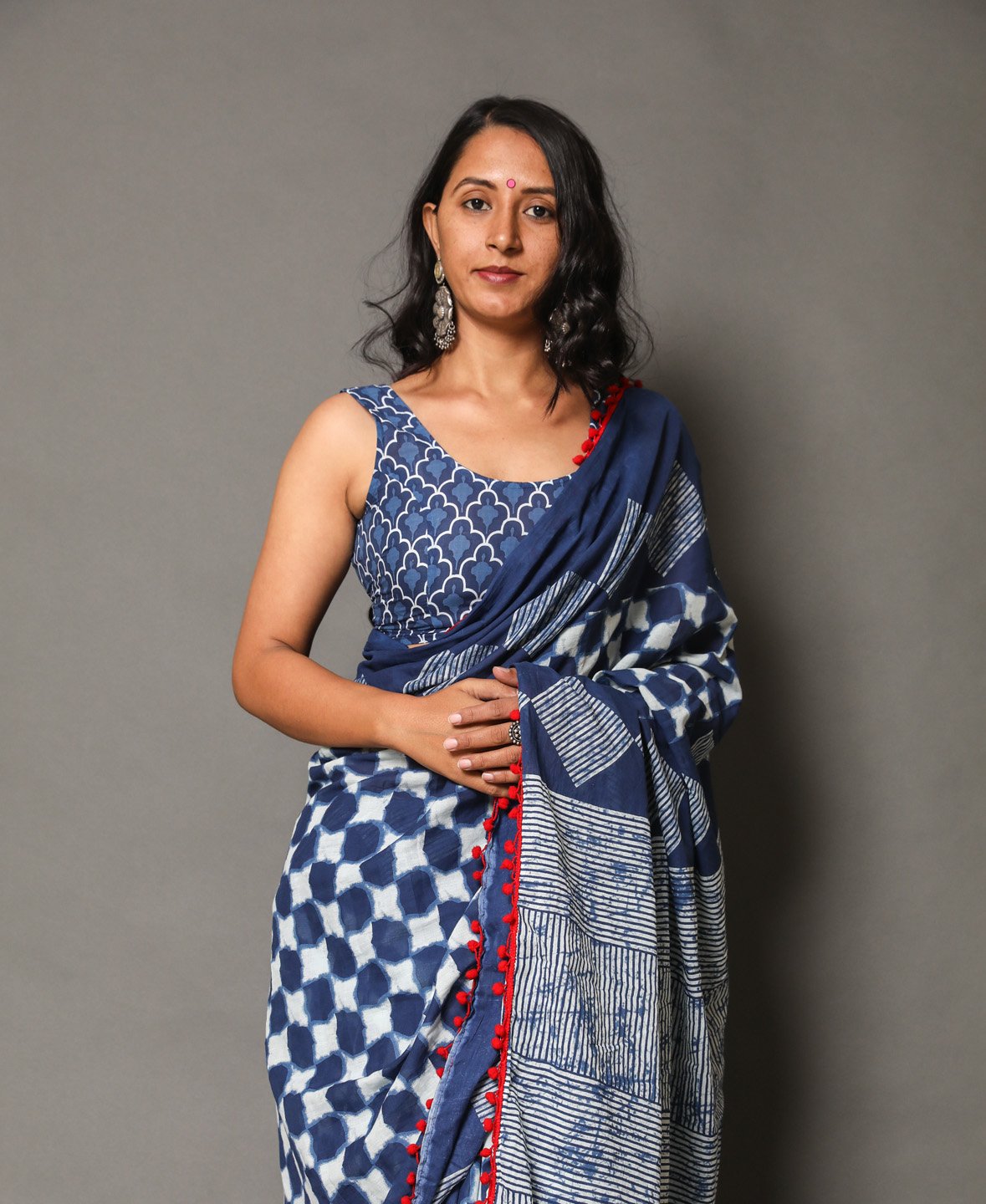 Pompom Lace Mulmul Cotton Saree (Abstract Print)