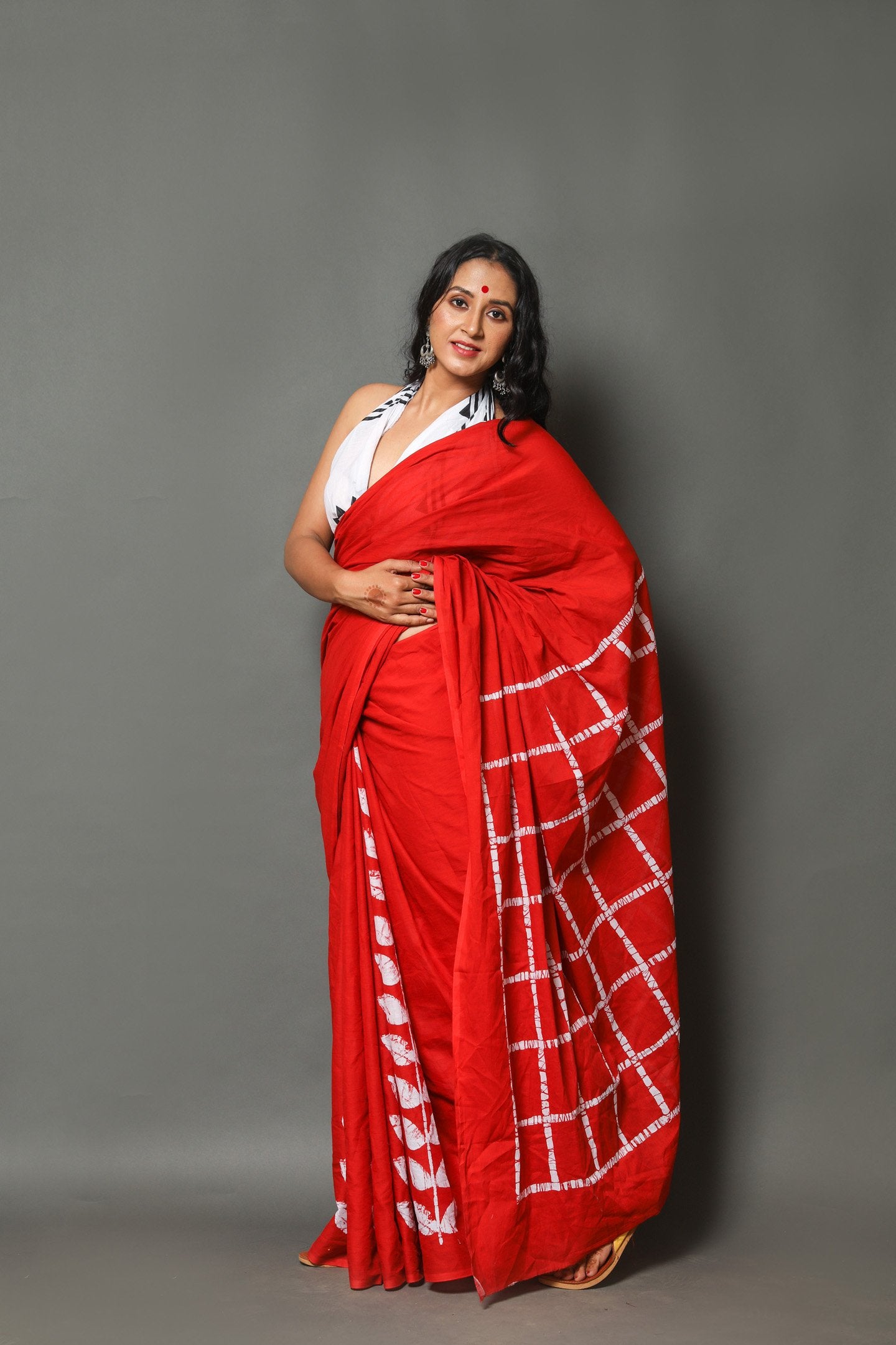 Red buta cotton mulmul saree