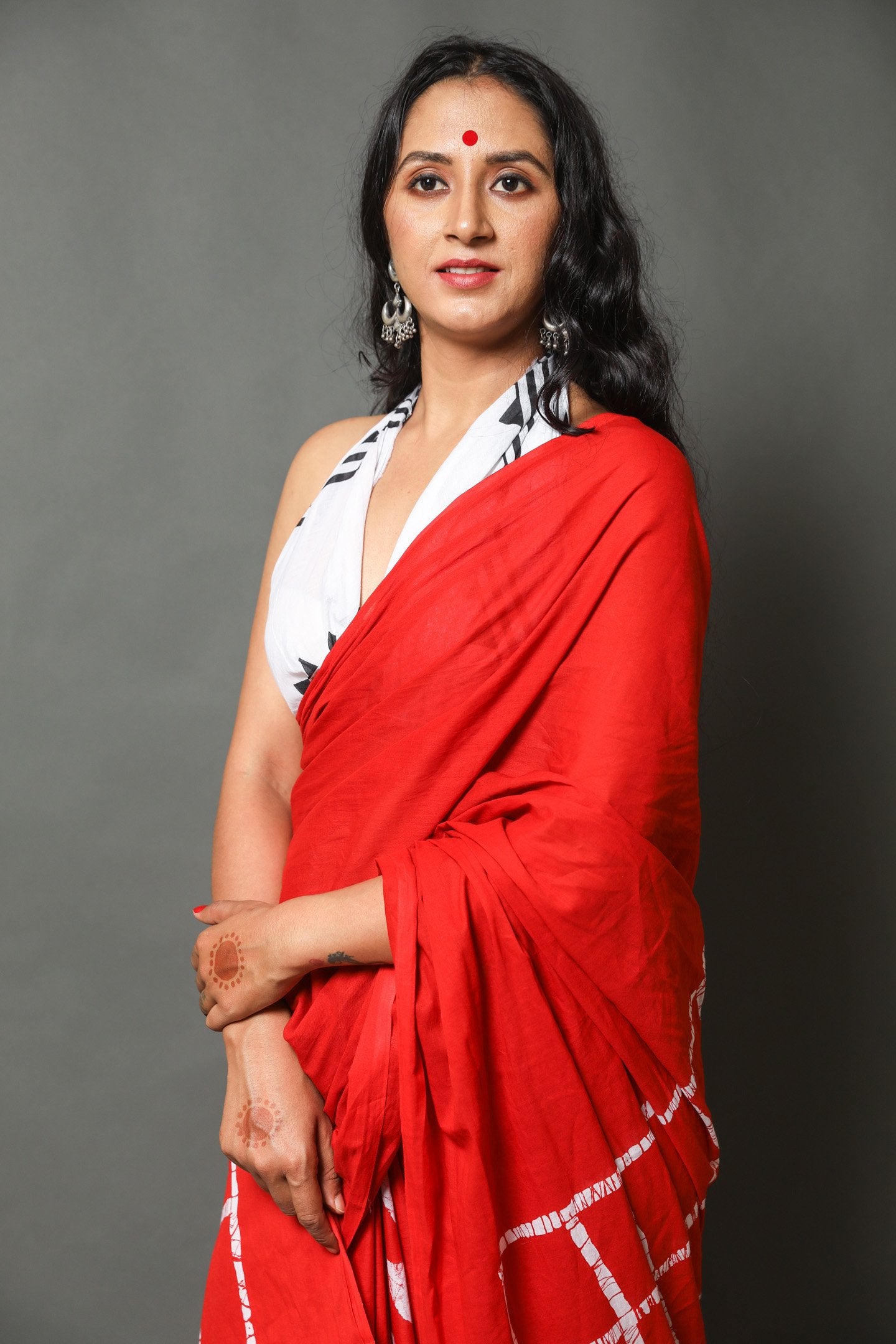 Red buta cotton mulmul saree