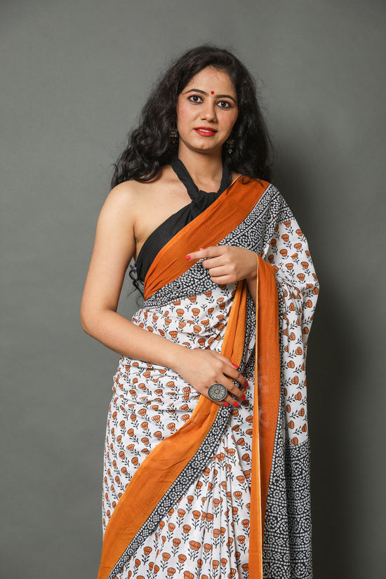 Printed Cotton Mulmul Saree With Blouse Piece