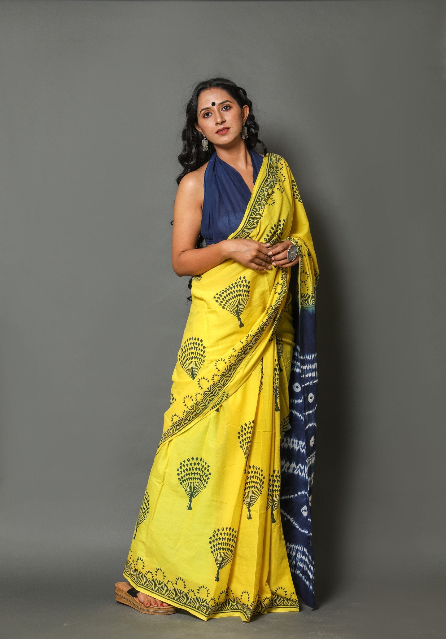yellow & black Cotton Mulmul Saree With Blouse Piece