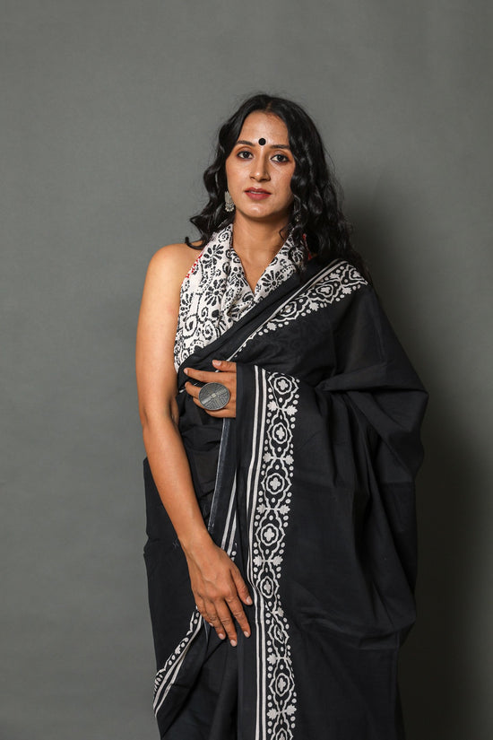 Black Cotton Mulmul Saree With Blouse Piece