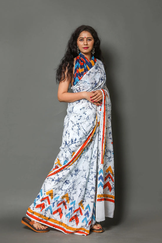 Printed Cotton Mulmul Saree With Blouse Piece