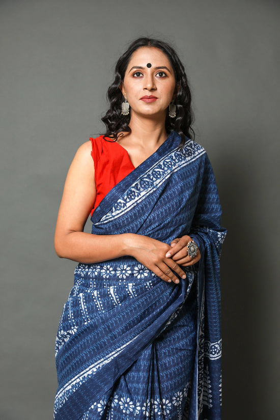 Blue Printed Cotton Mulmul Saree With Blouse Piece