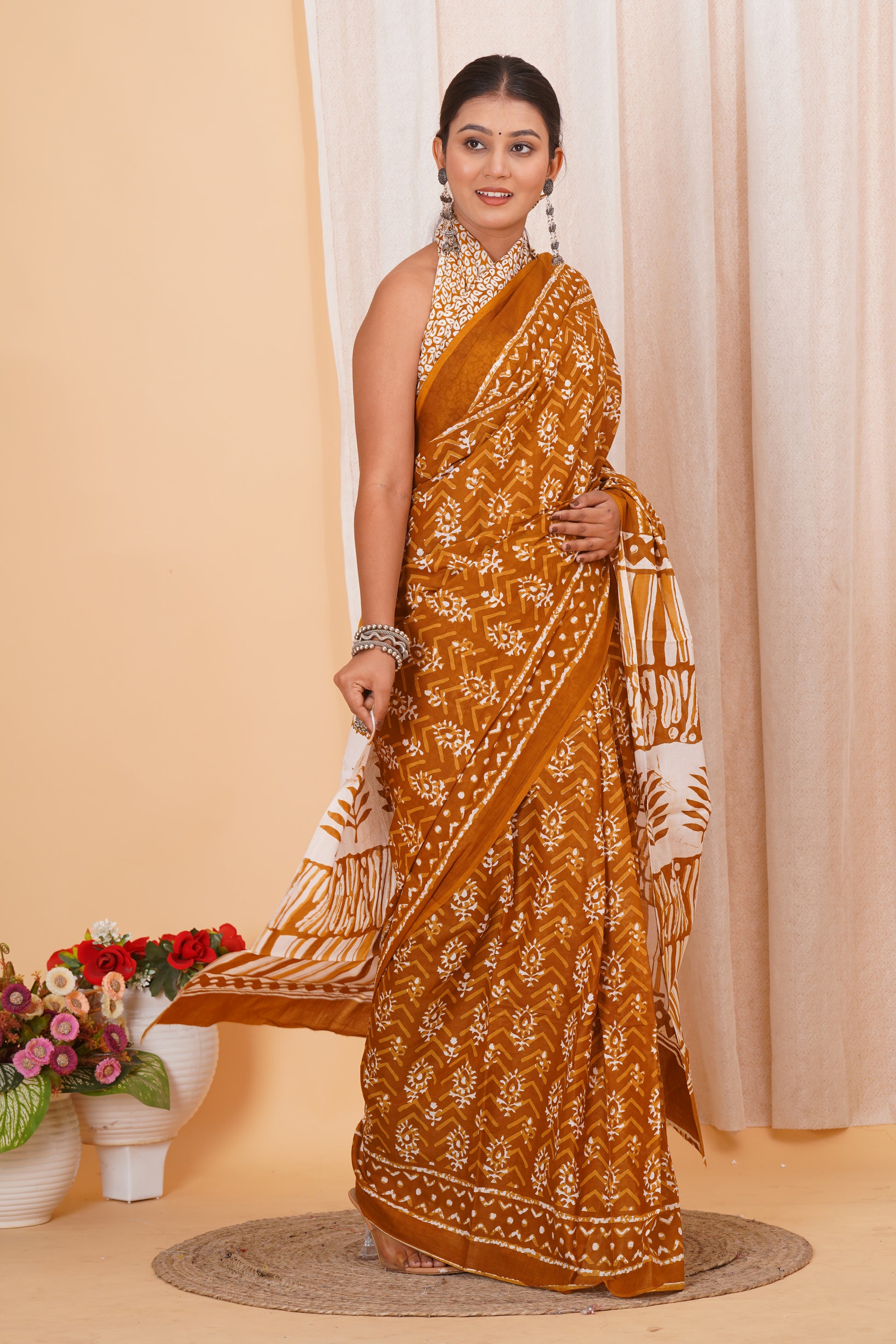 Dark Brown Cotton Mulmul Saree With Blouse Piece