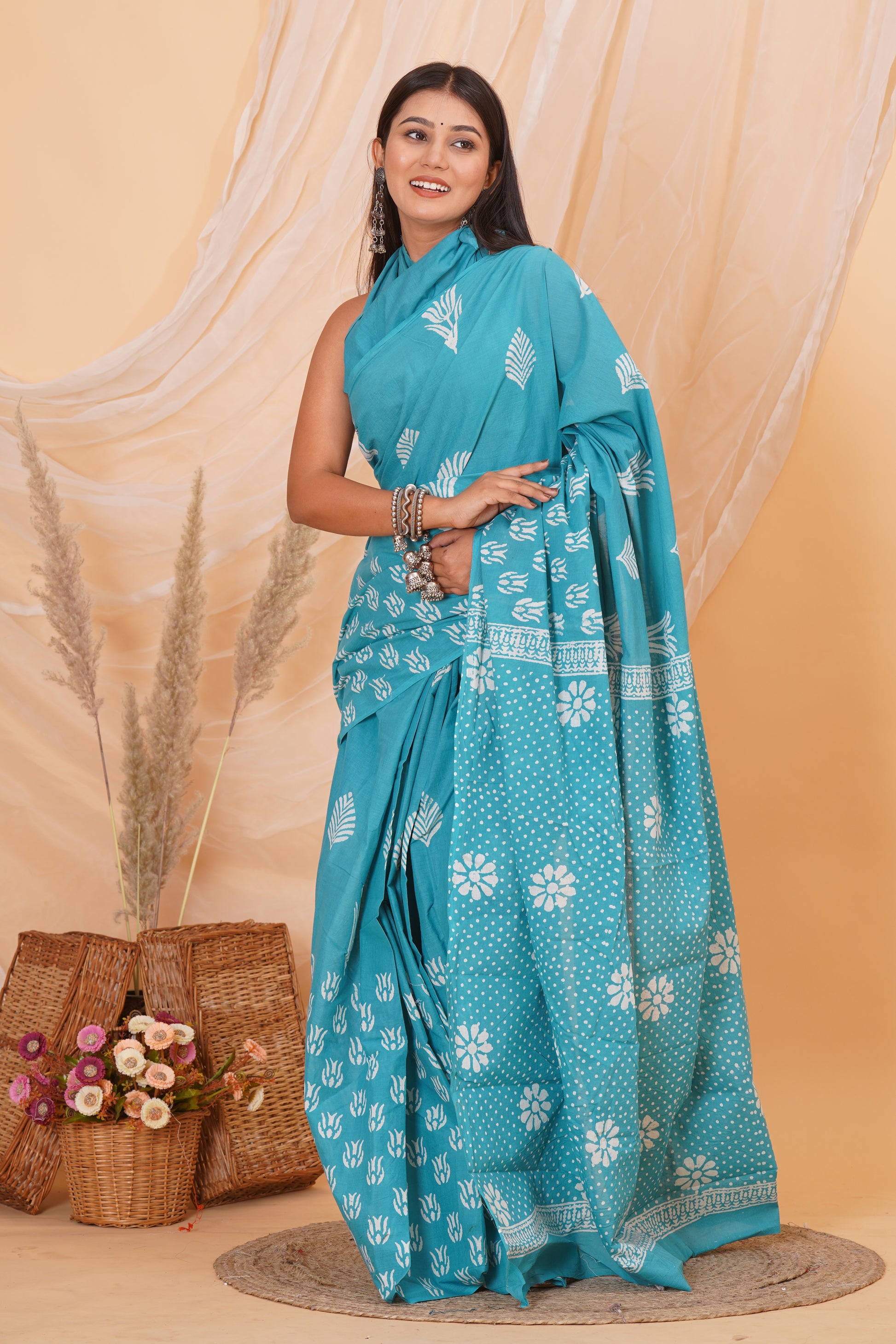 Light Blue Cotton Mulmul Saree With Blouse Piece