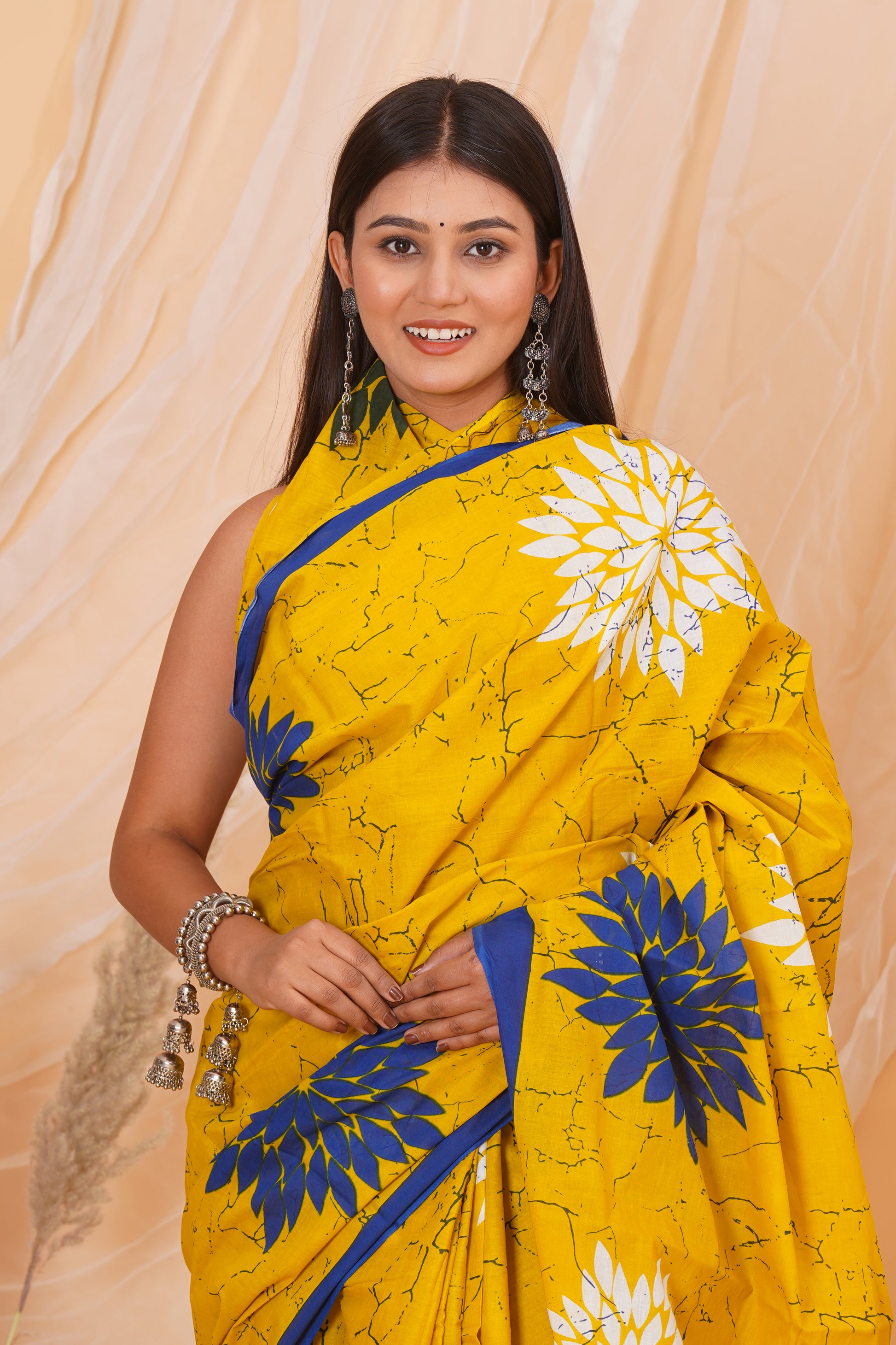 Yellow Cotton Mulmul Saree With Blouse Piece