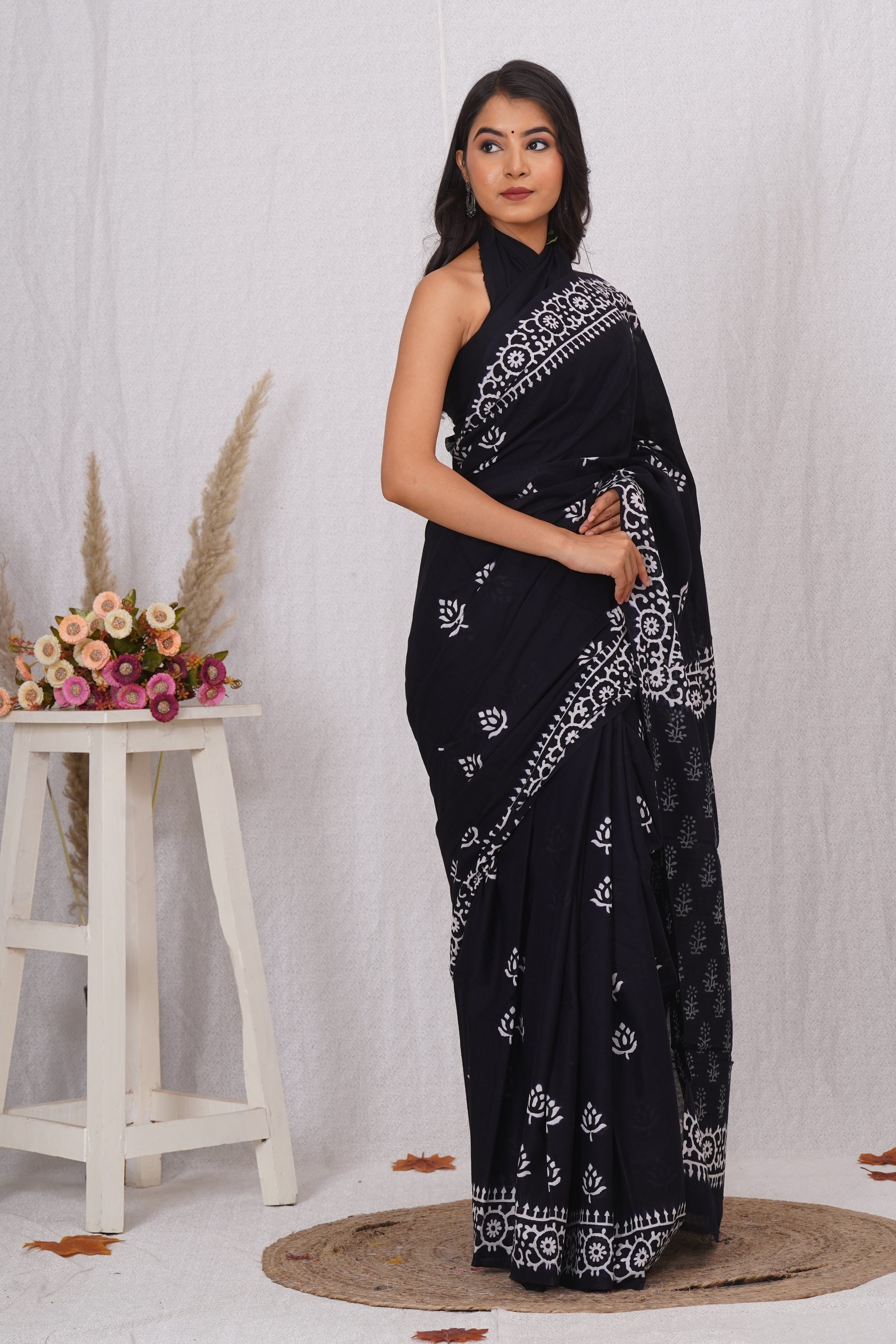 Black with White print Cotton Mulmul Saree With Blouse Piece