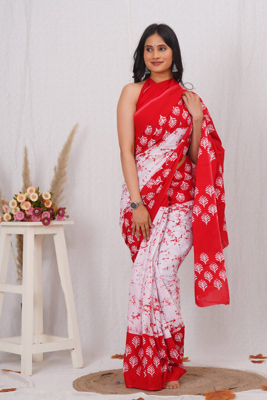 Red and White Cotton Mulmul Saree With Blouse Piece