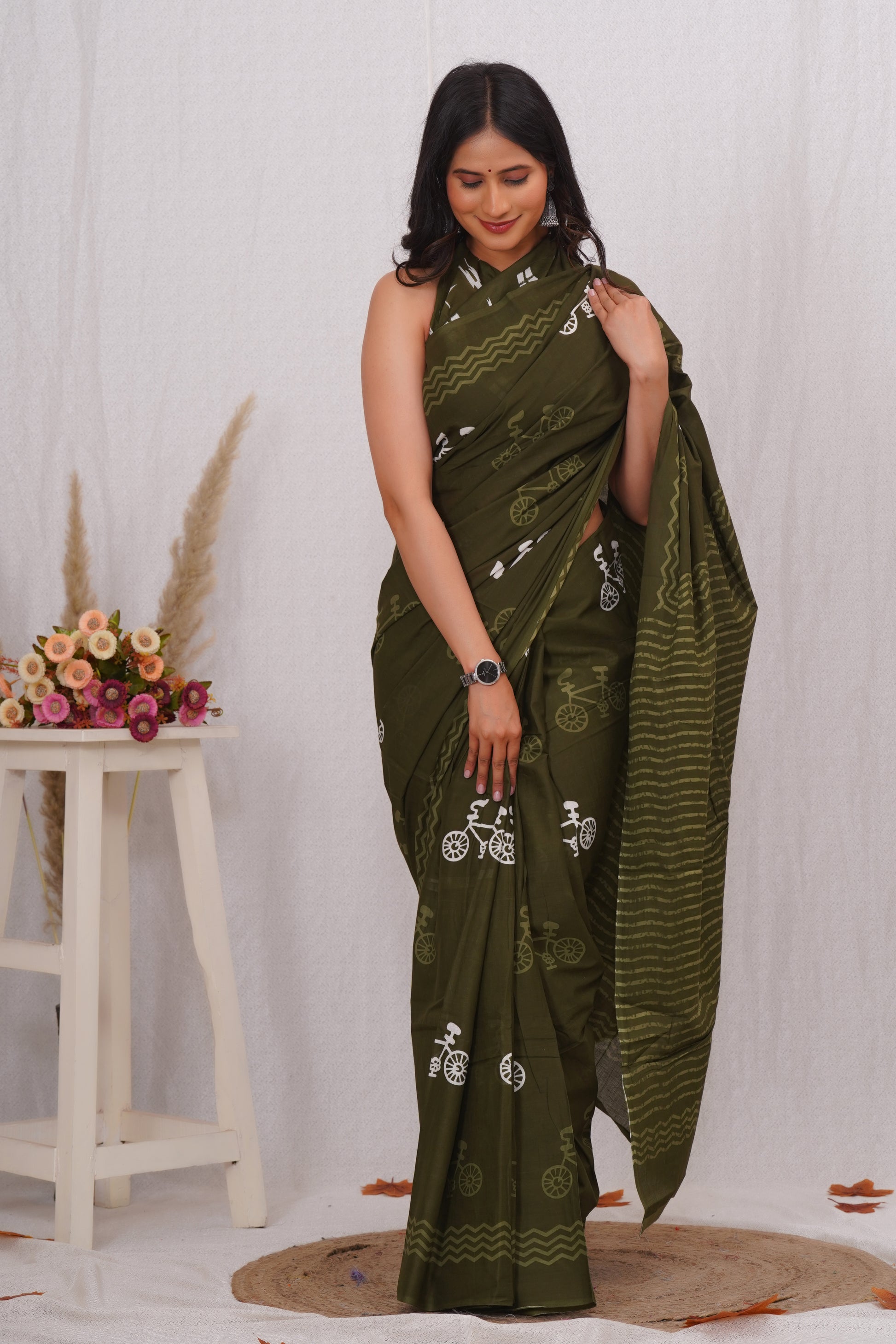 Dark Green Cotton Mulmul Saree With Blouse Piece