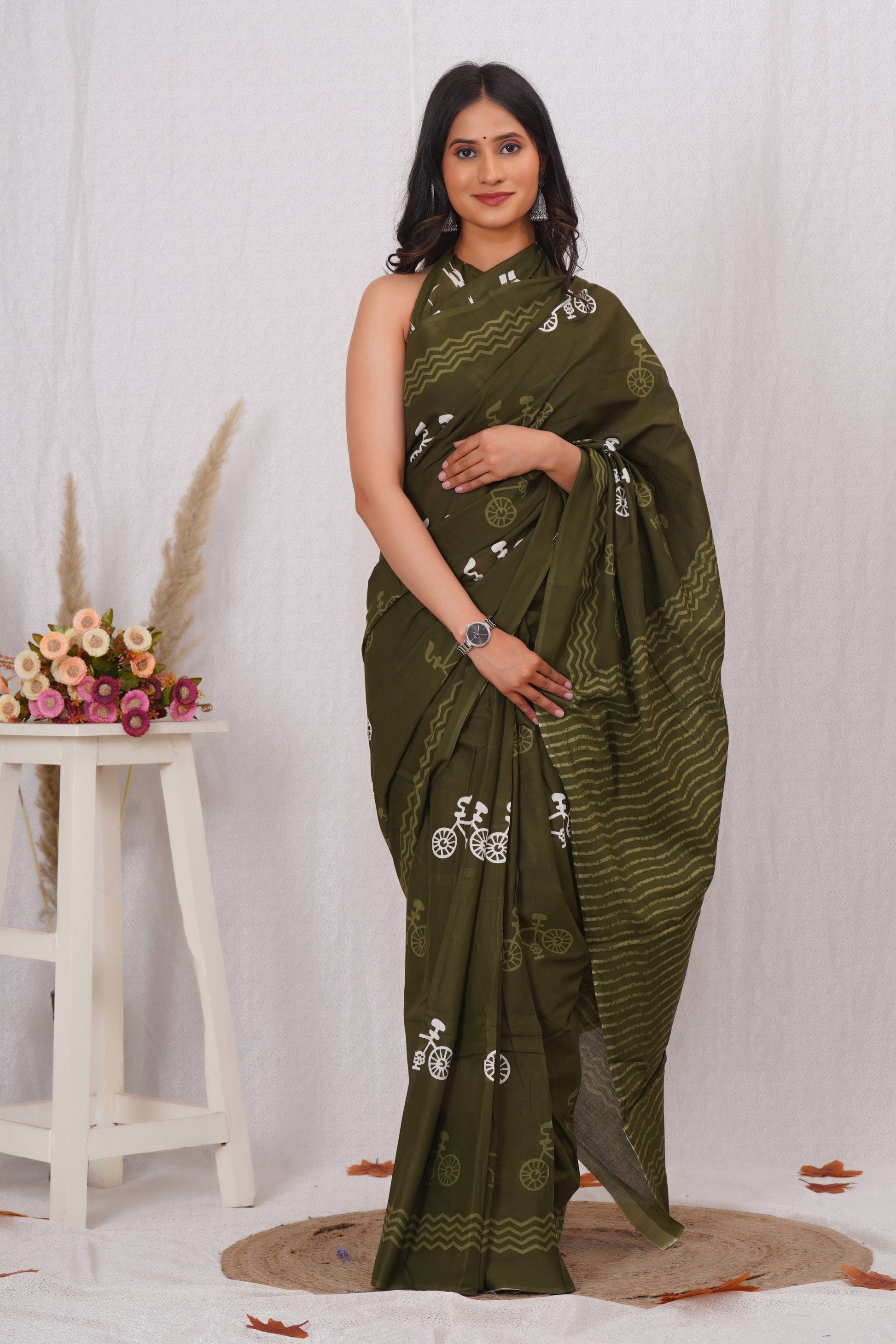 Dark Green Cotton Mulmul Saree With Blouse Piece