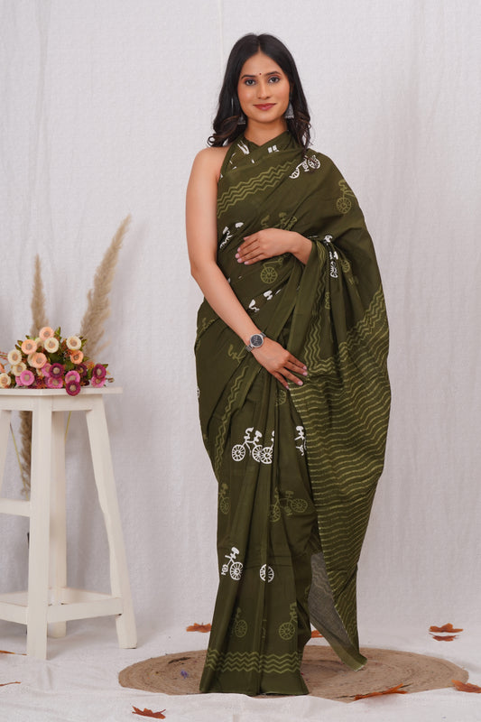 Dark Green Cotton Mulmul Saree With Blouse Piece