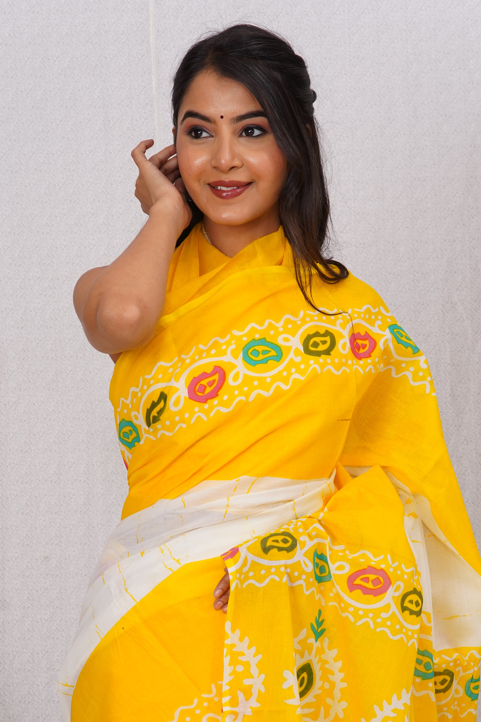 Yellow Cotton Mulmul Saree With Blouse Piece