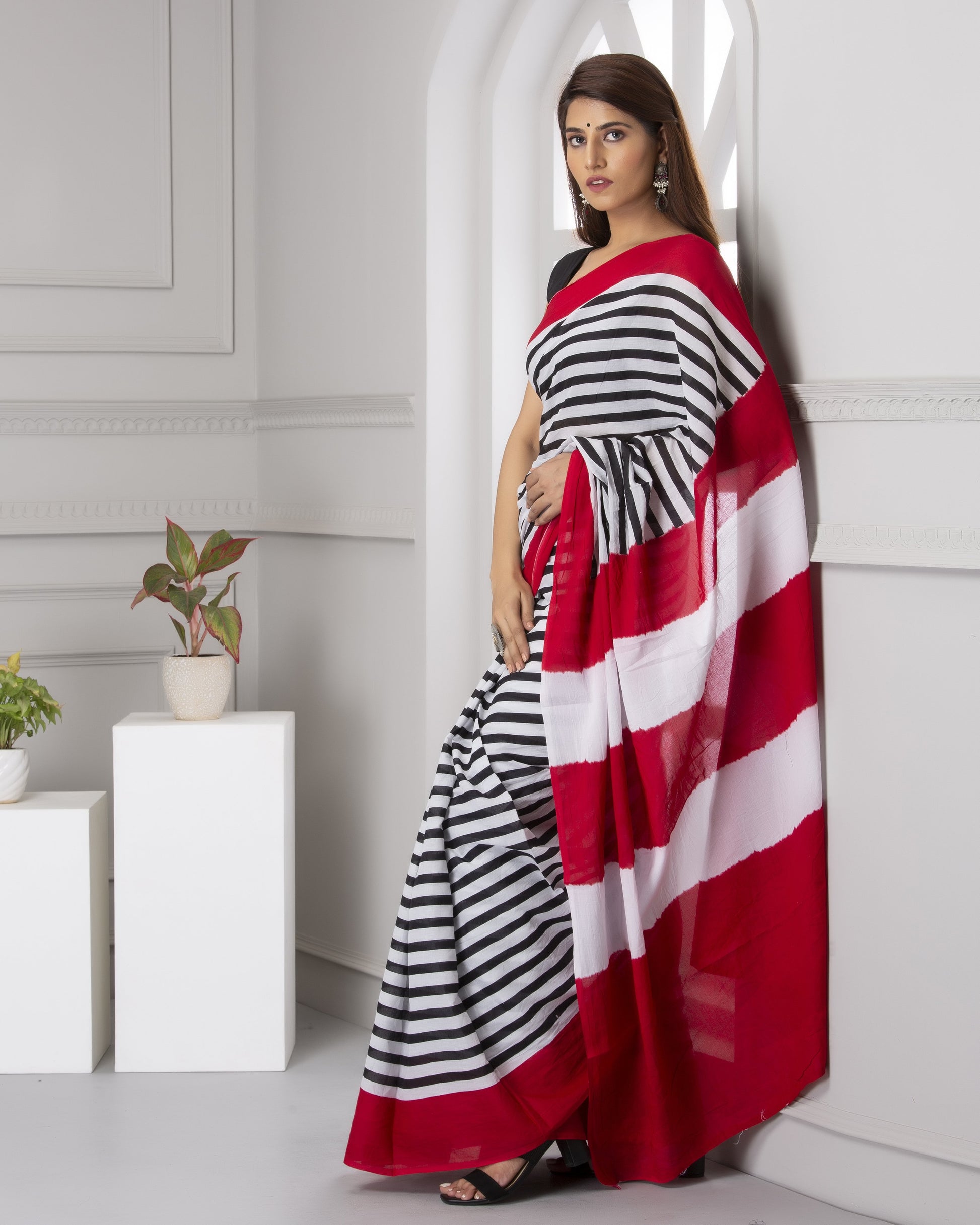 Printed Cotton Mulmul Saree With Blouse Piece