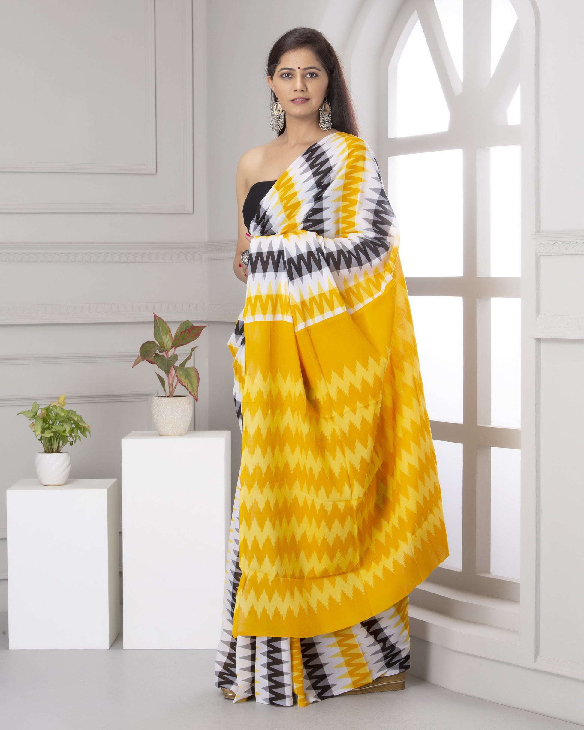 Printed Cotton Mulmul Saree With Blouse Piece