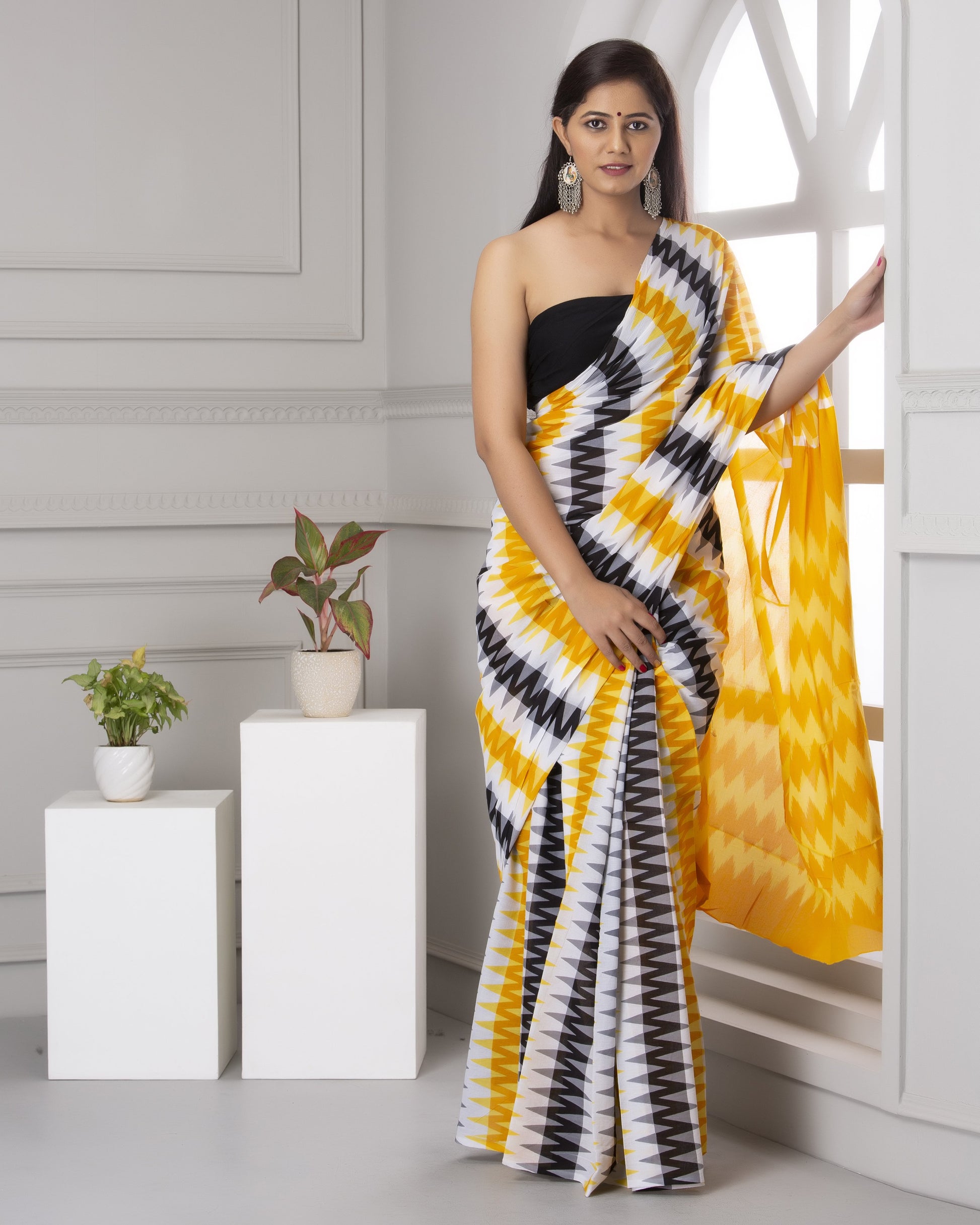 Printed Cotton Mulmul Saree With Blouse Piece
