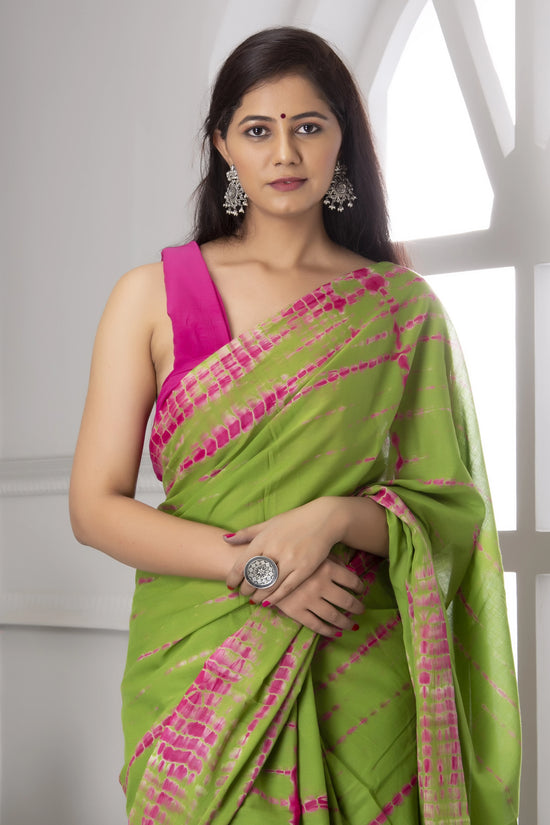 Dark Green Cotton Mulmul Saree With Blouse Piece
