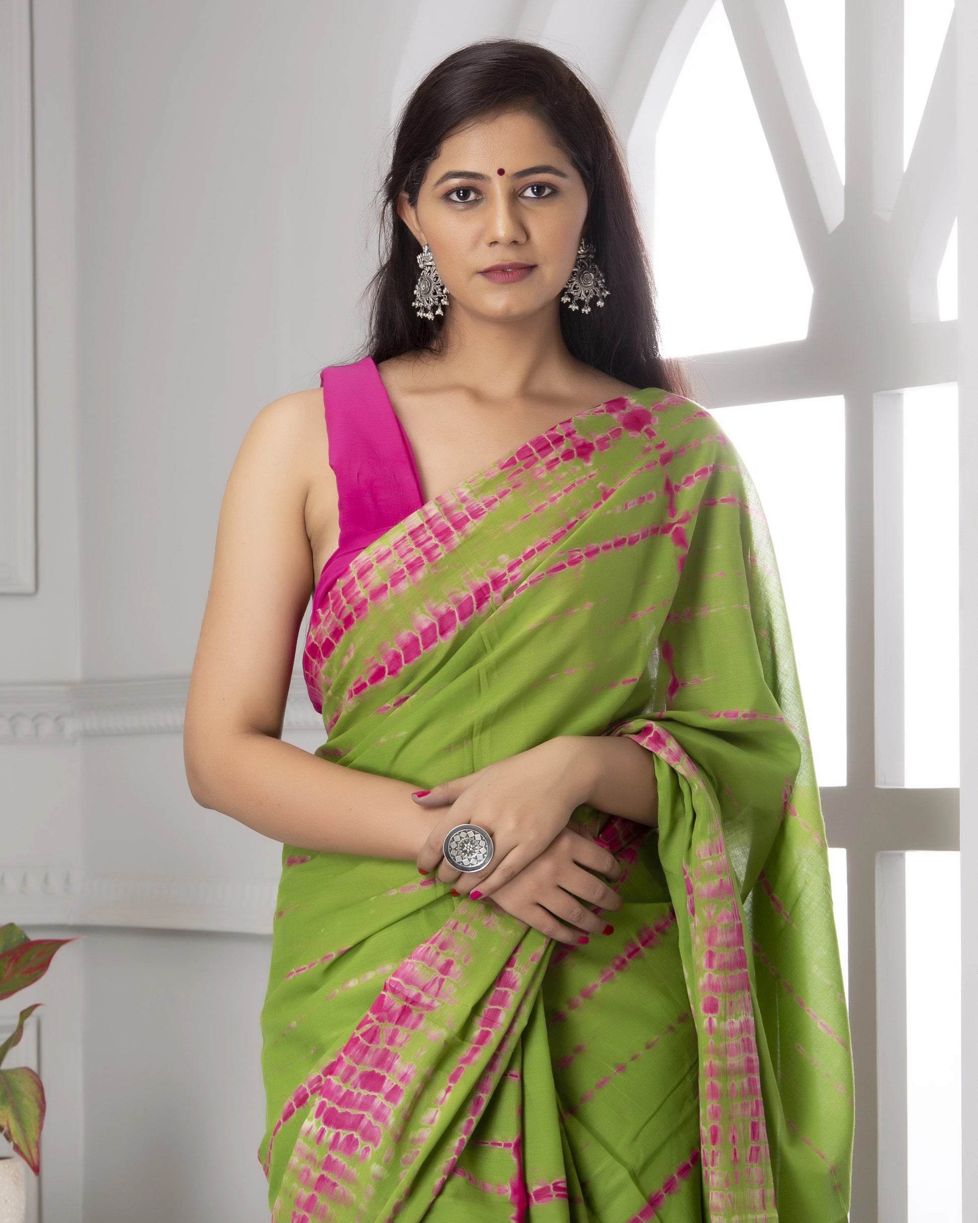 Dark Green Cotton Mulmul Saree With Blouse Piece