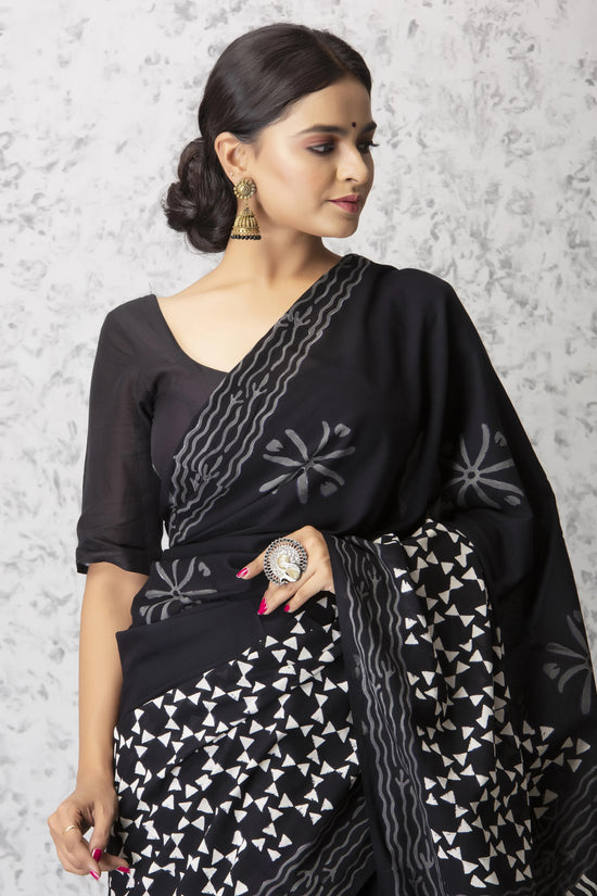 Black & White Chakri Pure Soft Cotton Mulmul Saree With Blouse Piece