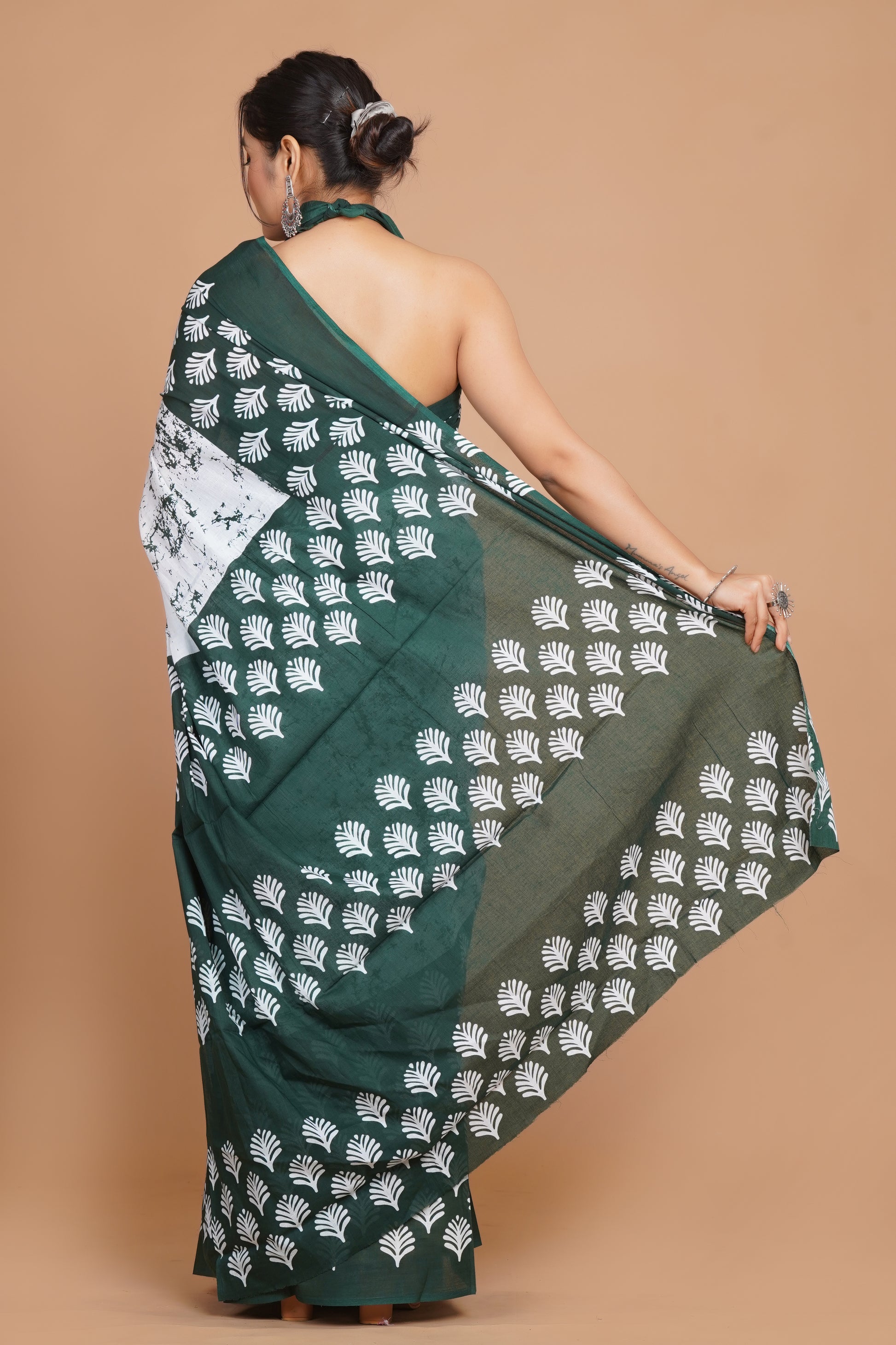 Bagru Print Mulmul Cotton Saree – Leaf Buti Print