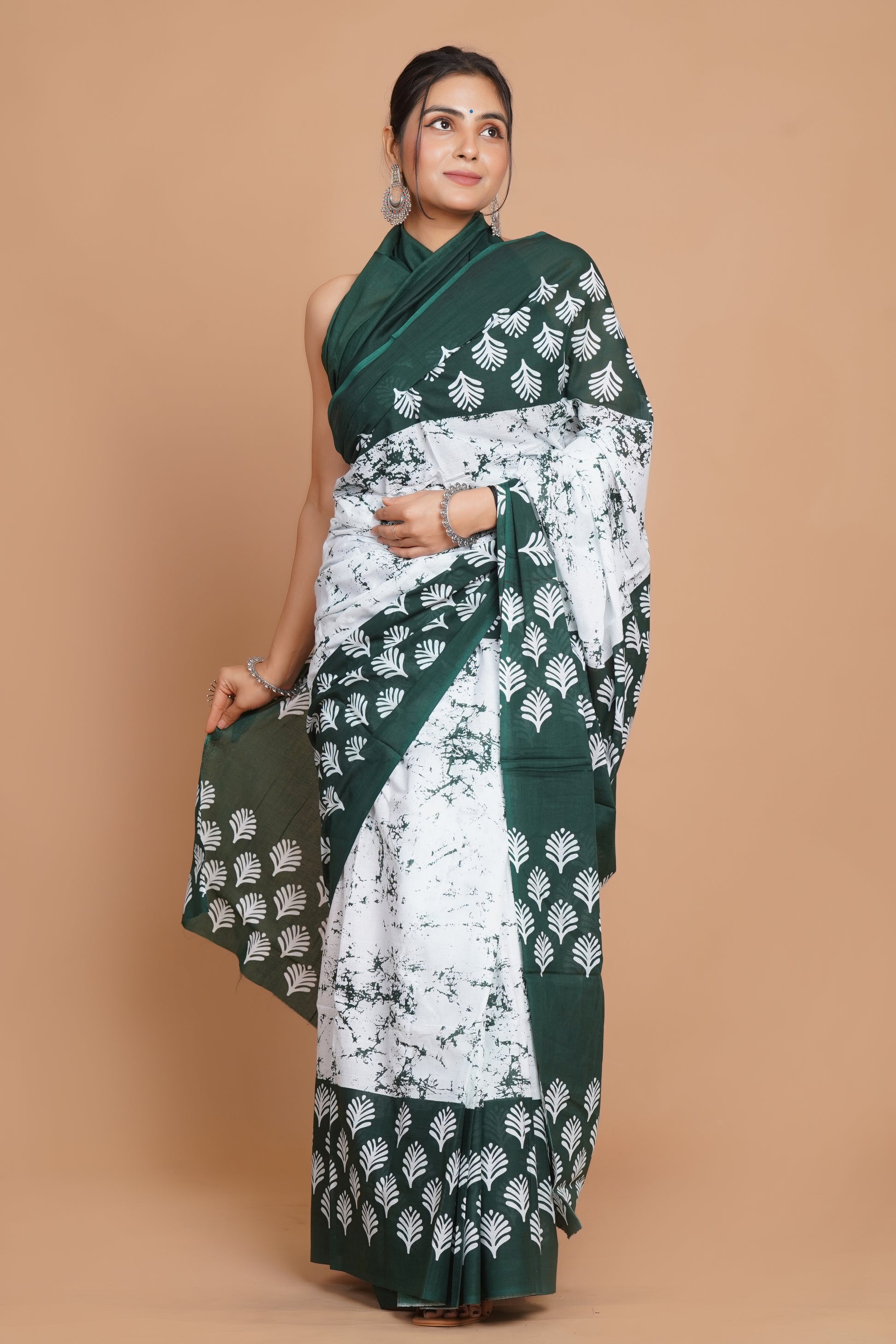 Bagru Print Mulmul Cotton Saree – Leaf Buti Print