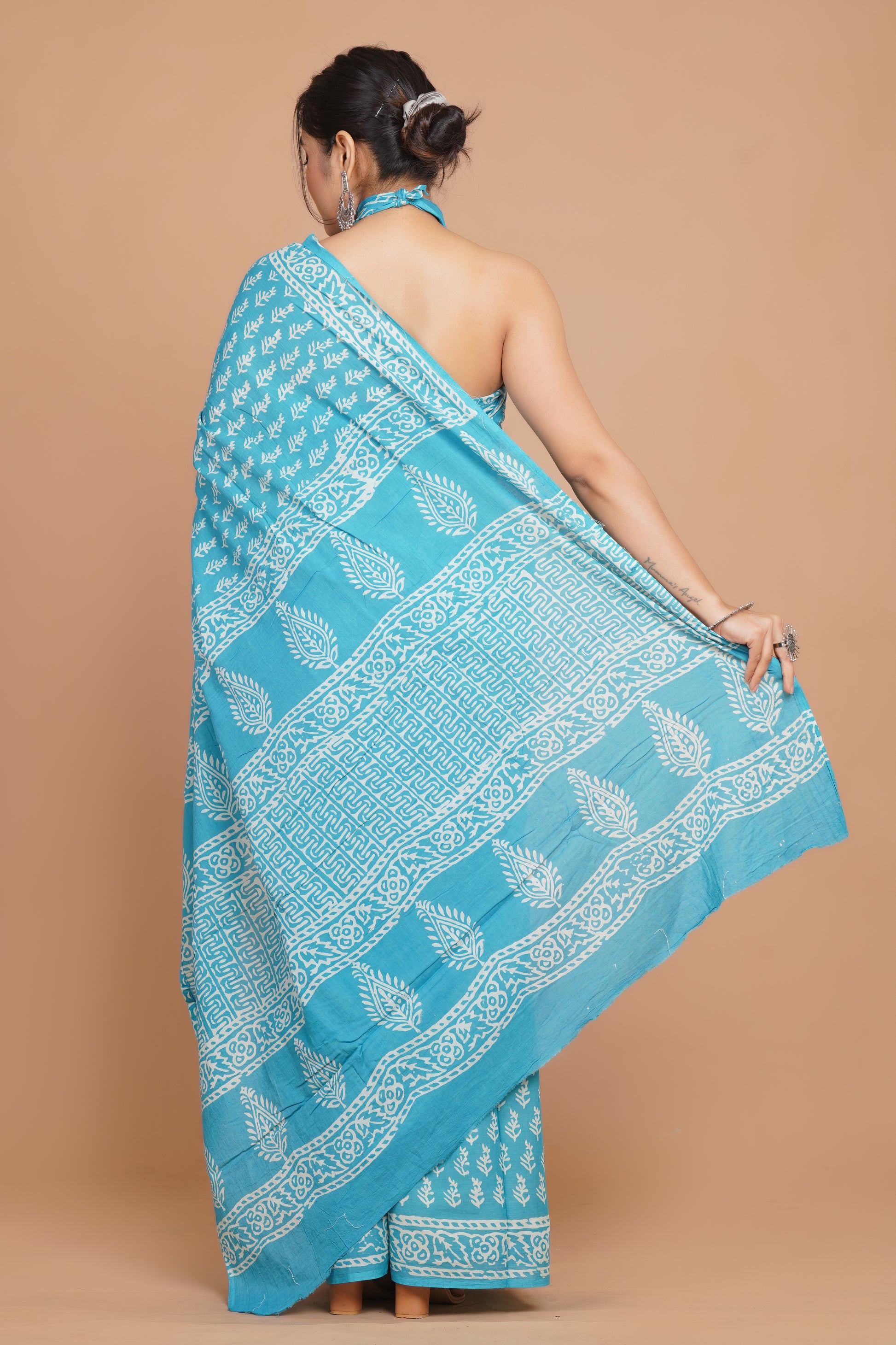 Bagru Print Mulmul Cotton Saree – Floral Buti Print