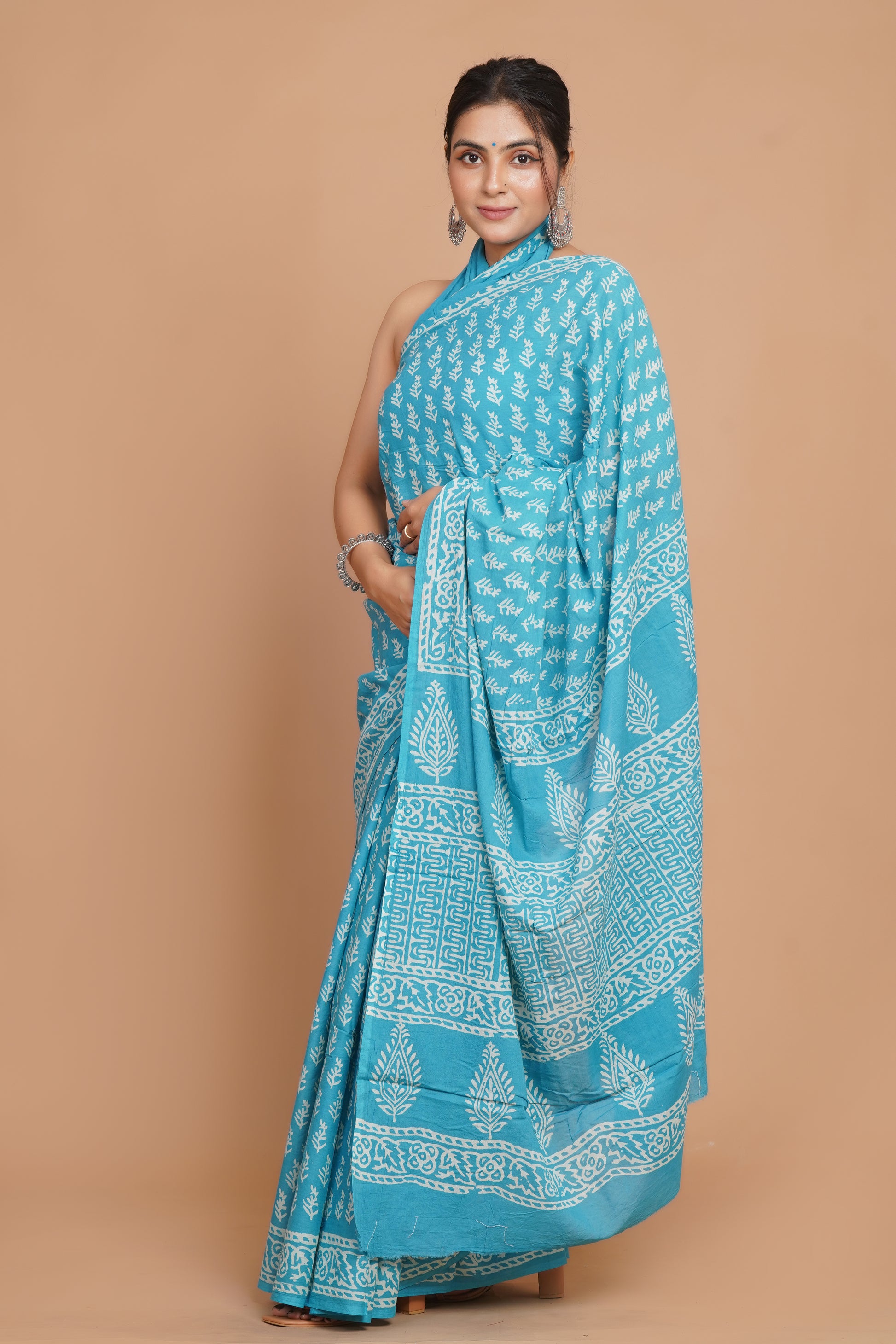 Bagru Print Mulmul Cotton Saree – Floral Buti Print