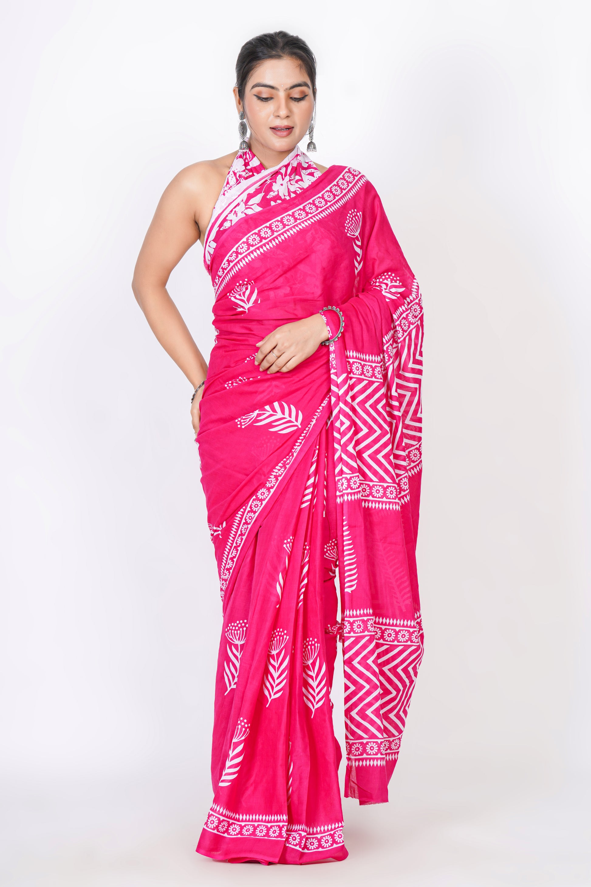 Bagru Print Mulmul Cotton Saree – Floral Buti Print