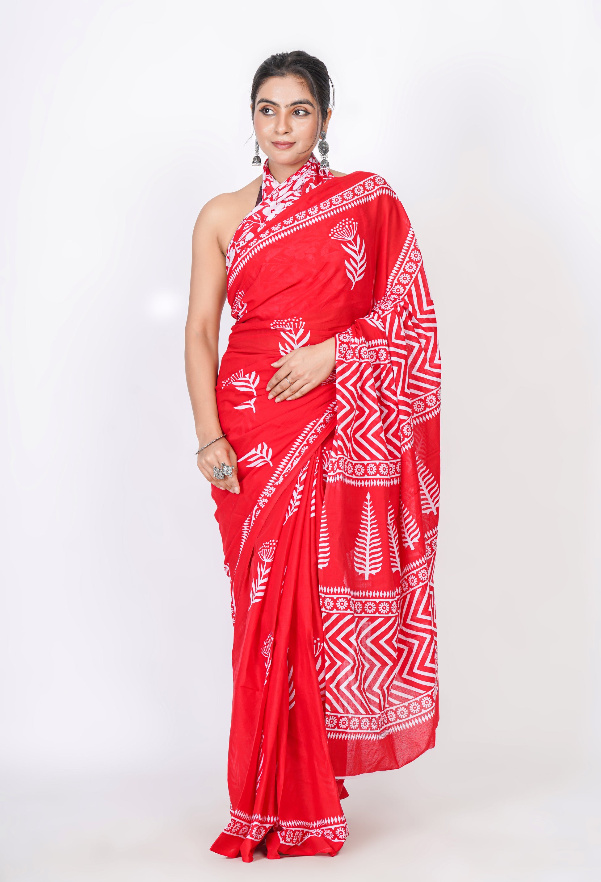 Bagru Print Mulmul Cotton Saree – Floral Buti Print