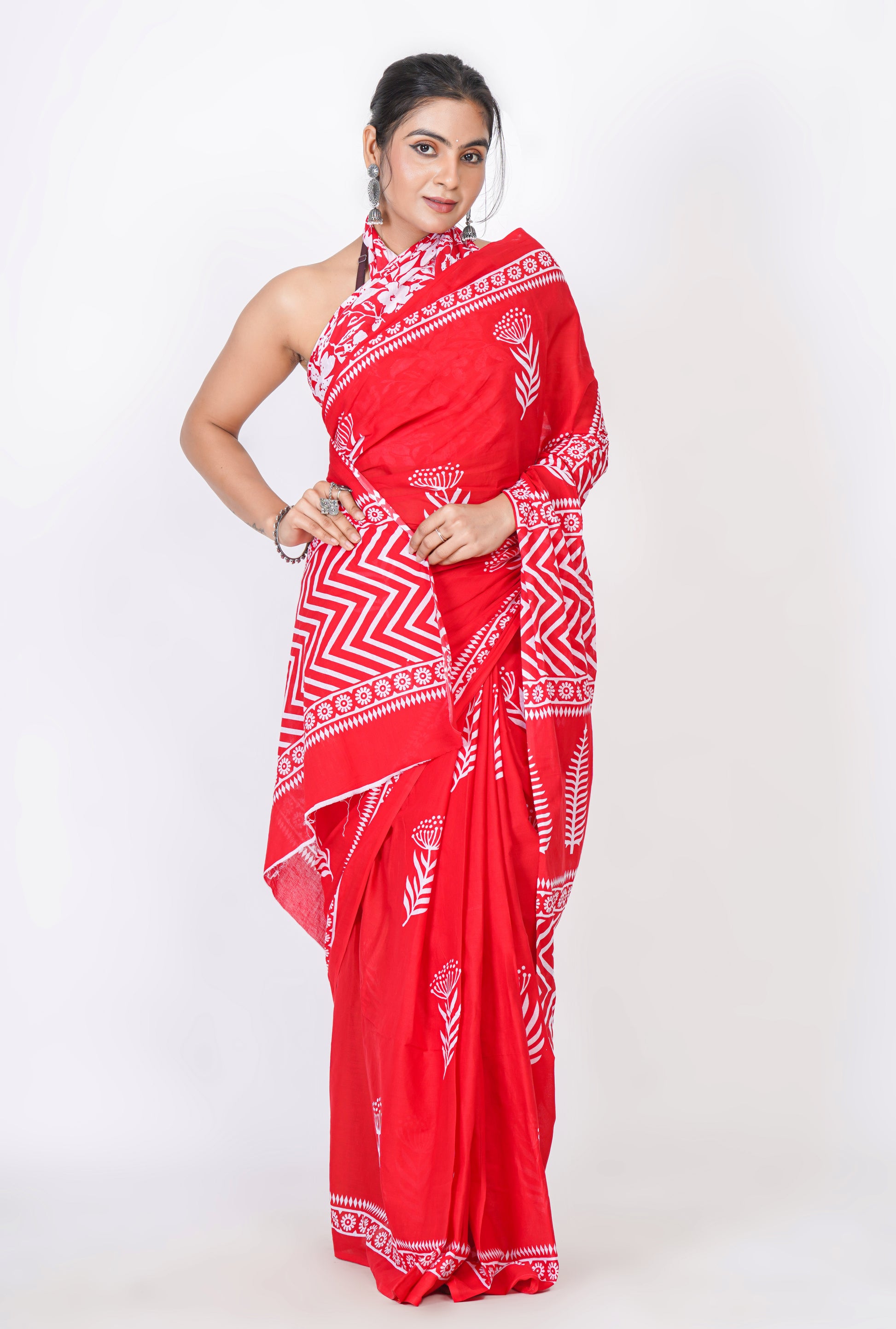 Bagru Print Mulmul Cotton Saree – Floral Buti Print