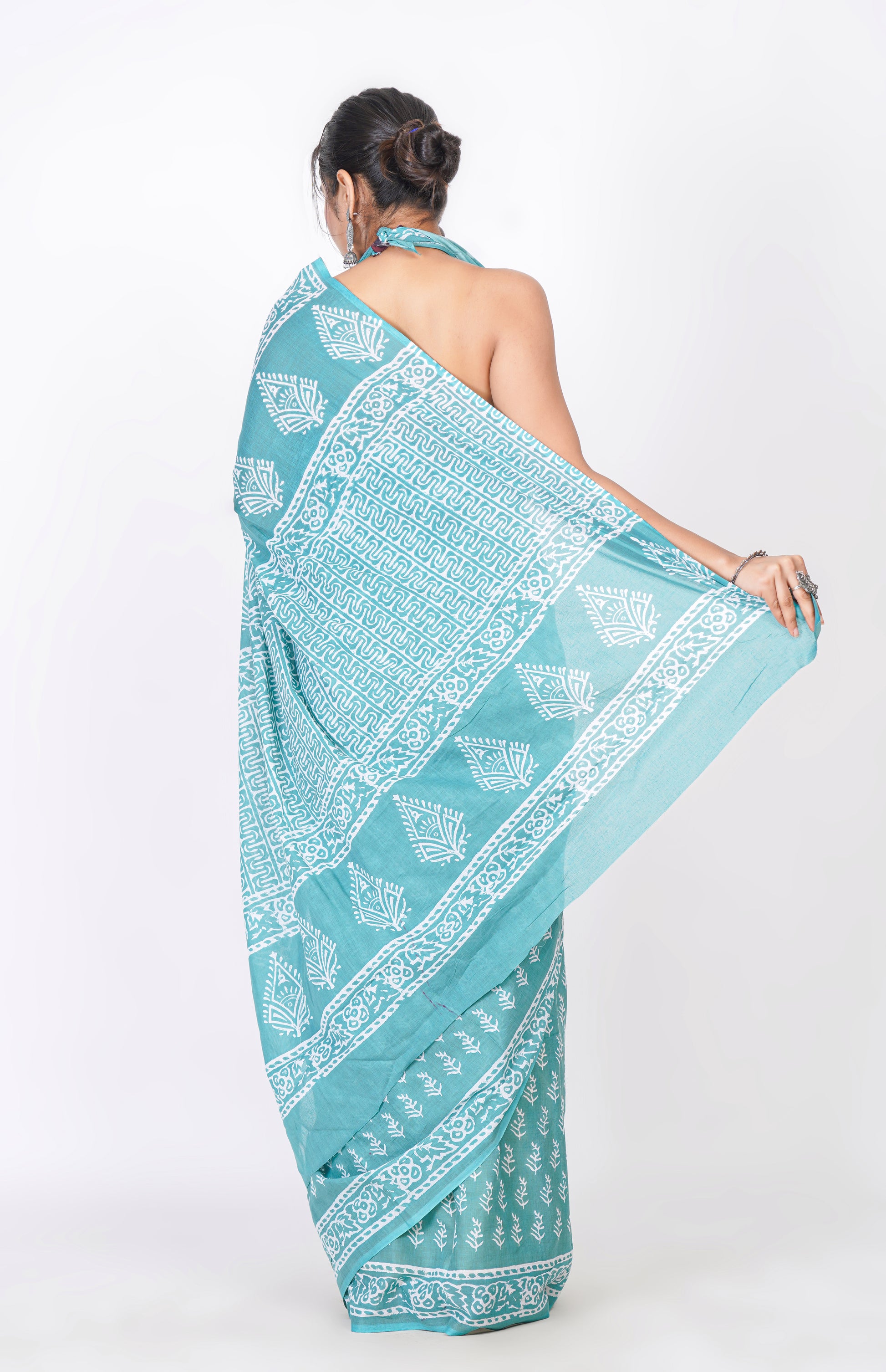 Bagru Print Mulmul Cotton Saree – Floral Buti Print