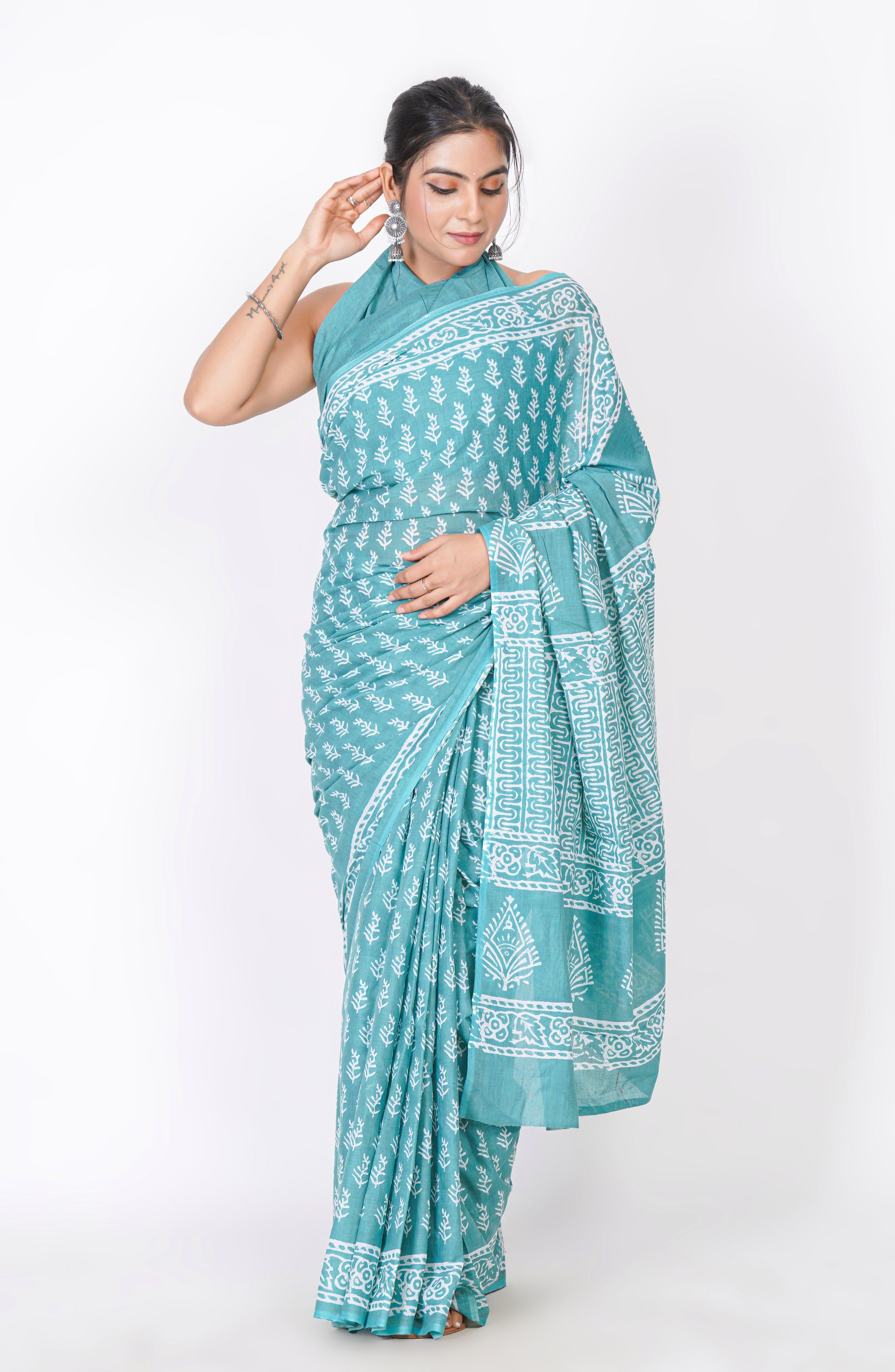 Bagru Print Mulmul Cotton Saree – Floral Buti Print