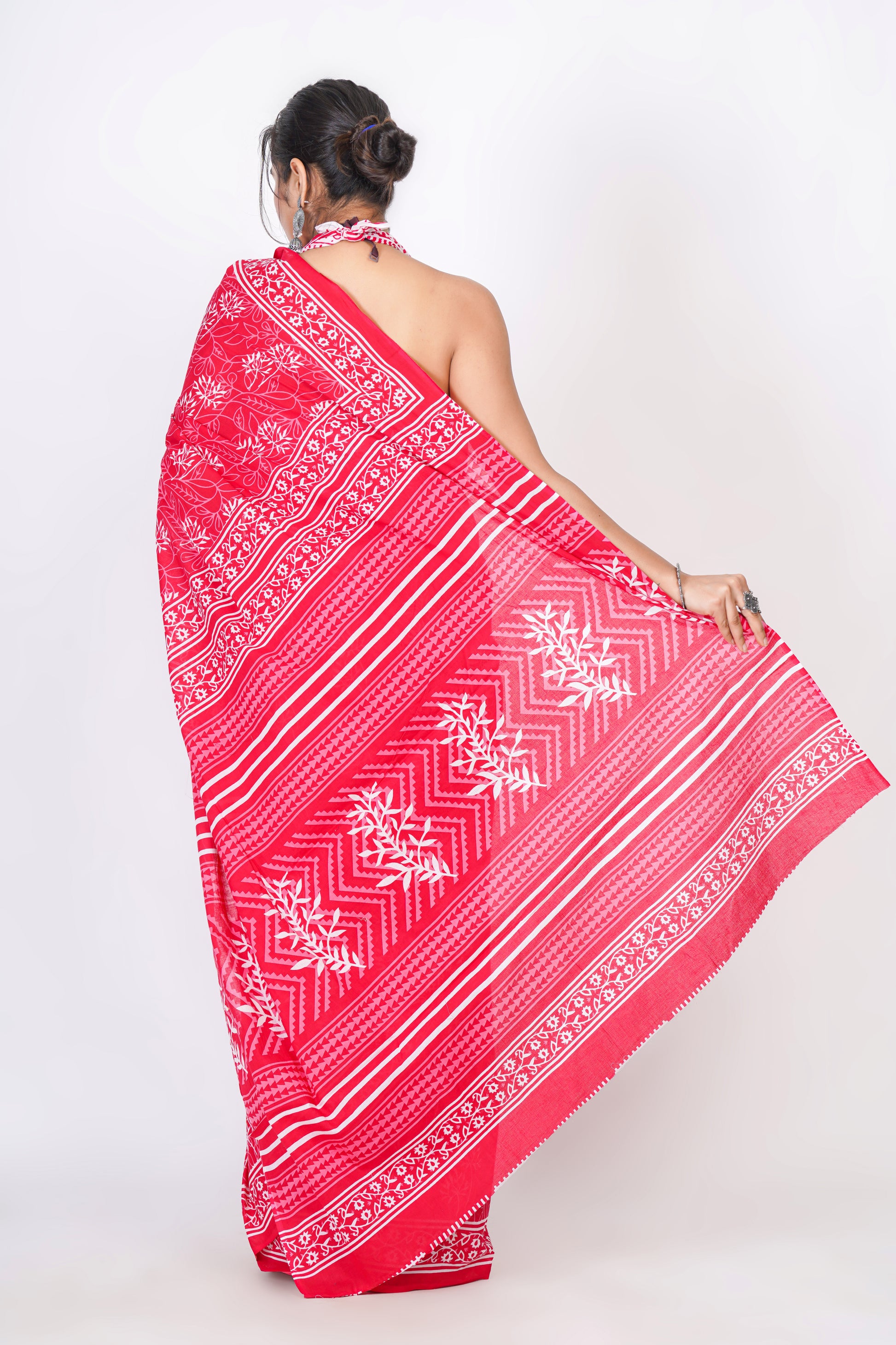 Bagru Print Mulmul Cotton Saree – Leaf Buti Print