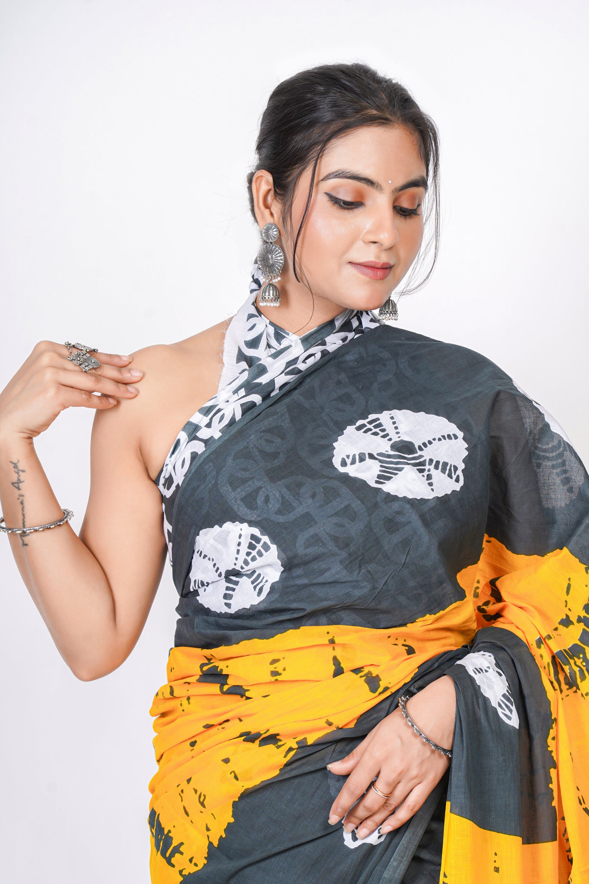 Bagru Print Mulmul Cotton Saree – Abstract Brush Print