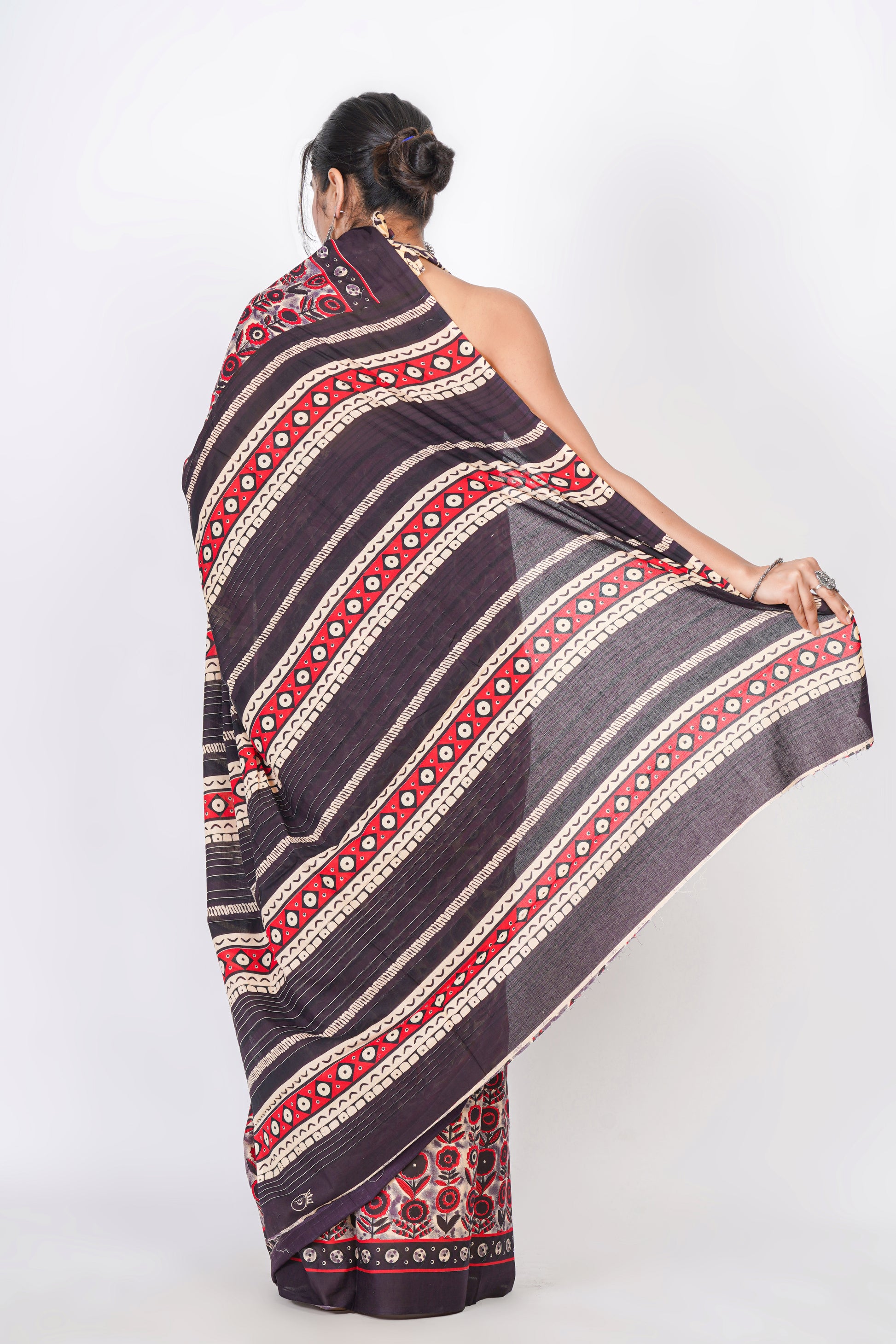 Bagru Print Mulmul Cotton Saree – Floral Buti Print