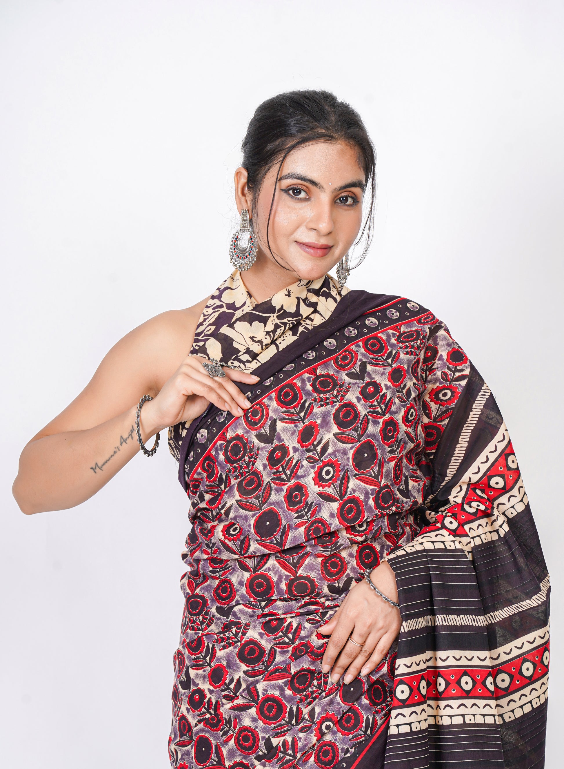 Bagru Print Mulmul Cotton Saree – Floral Buti Print