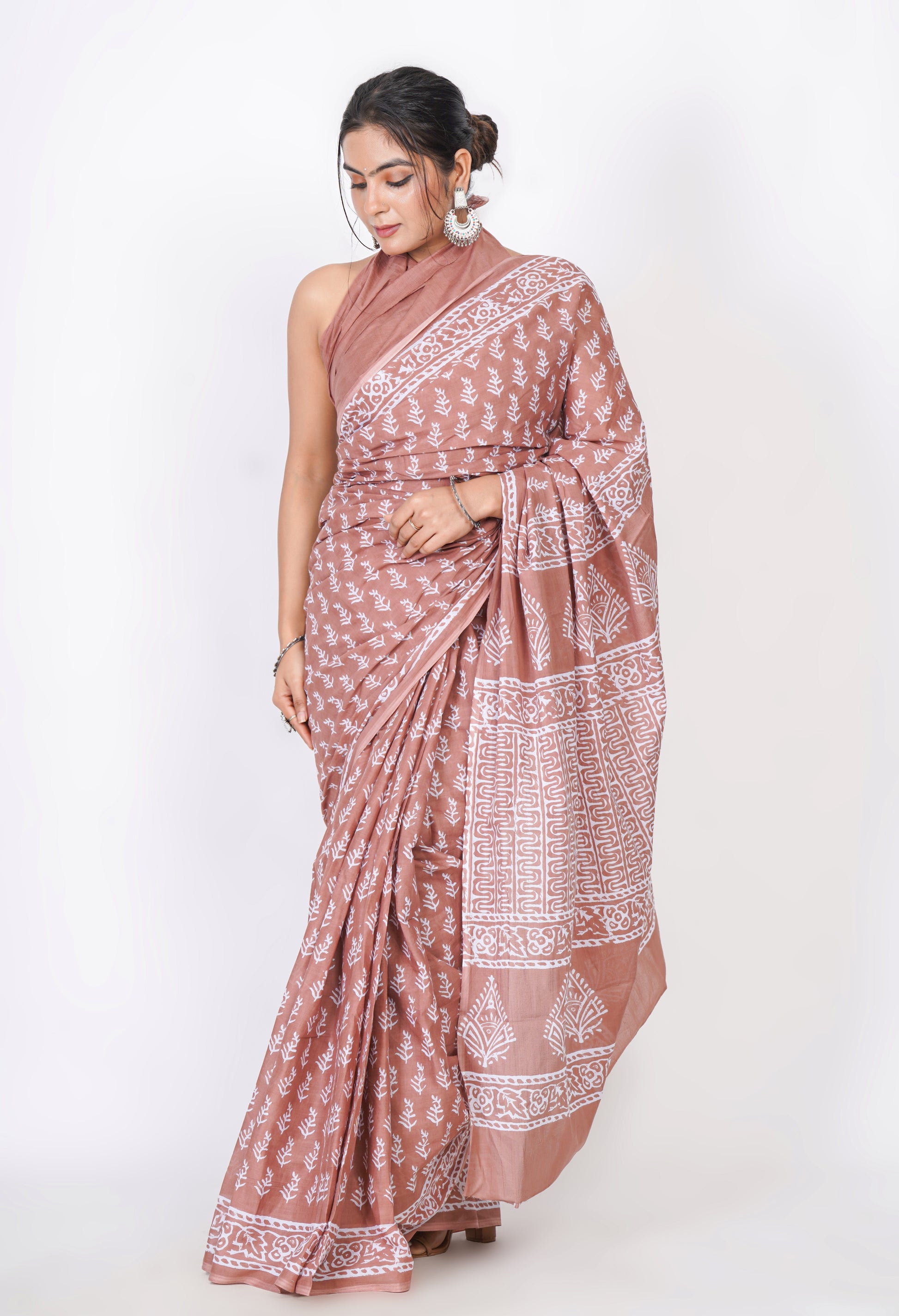 Bagru Print Mulmul Cotton Saree – Leaf Buti Print