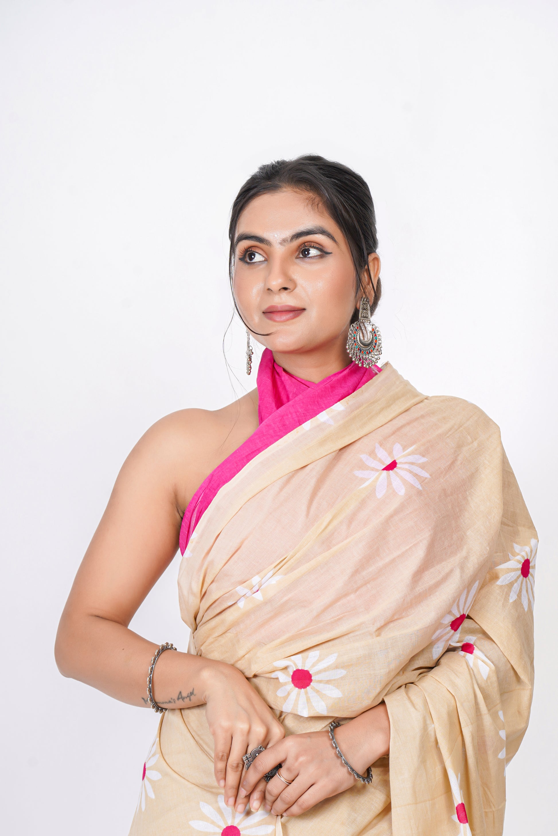 Bagru Print Mulmul Cotton Saree – Floral Buti Print