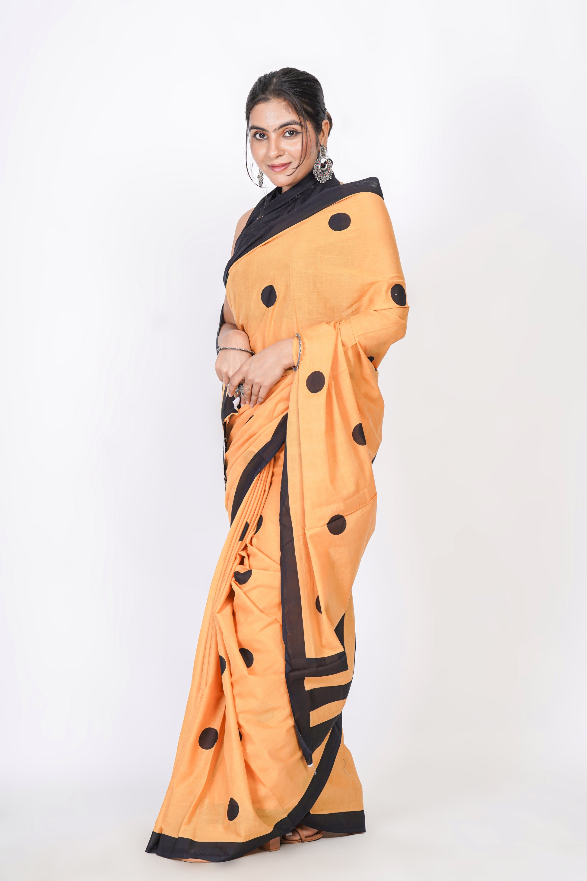 Bagru Print Mulmul Cotton Saree – Polka Dot Print