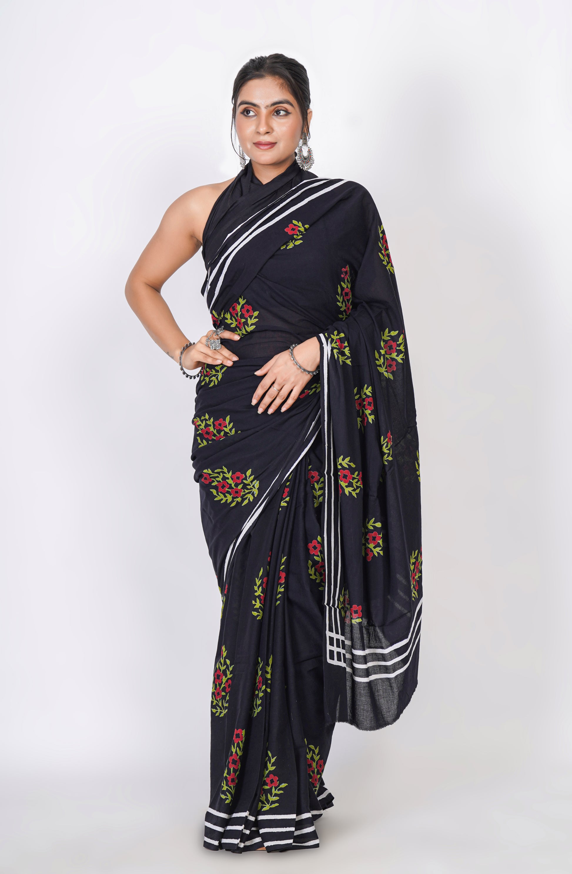 Bagru Print Mulmul Cotton Saree – Floral Buti Print