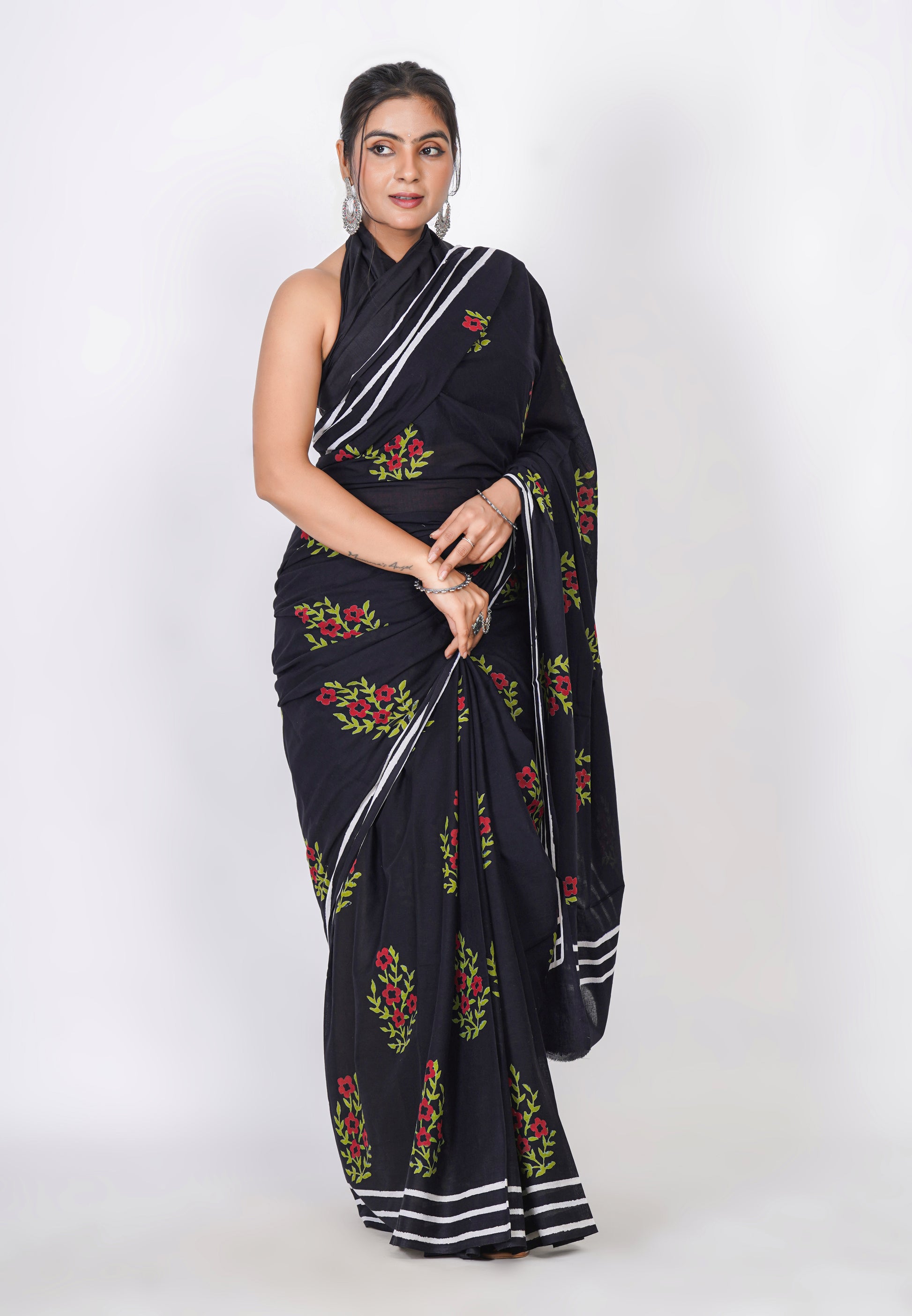 Bagru Print Mulmul Cotton Saree – Floral Buti Print
