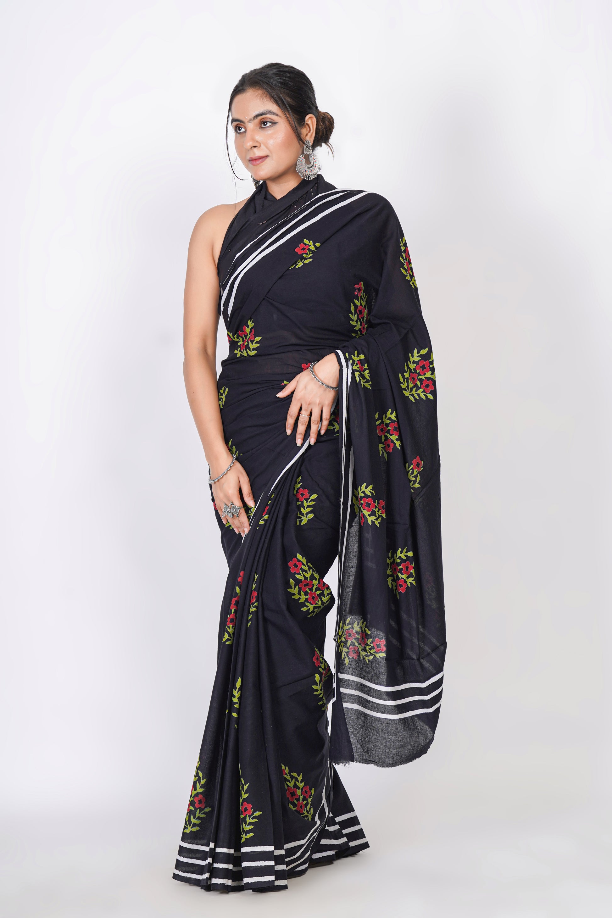 Bagru Print Mulmul Cotton Saree – Floral Buti Print