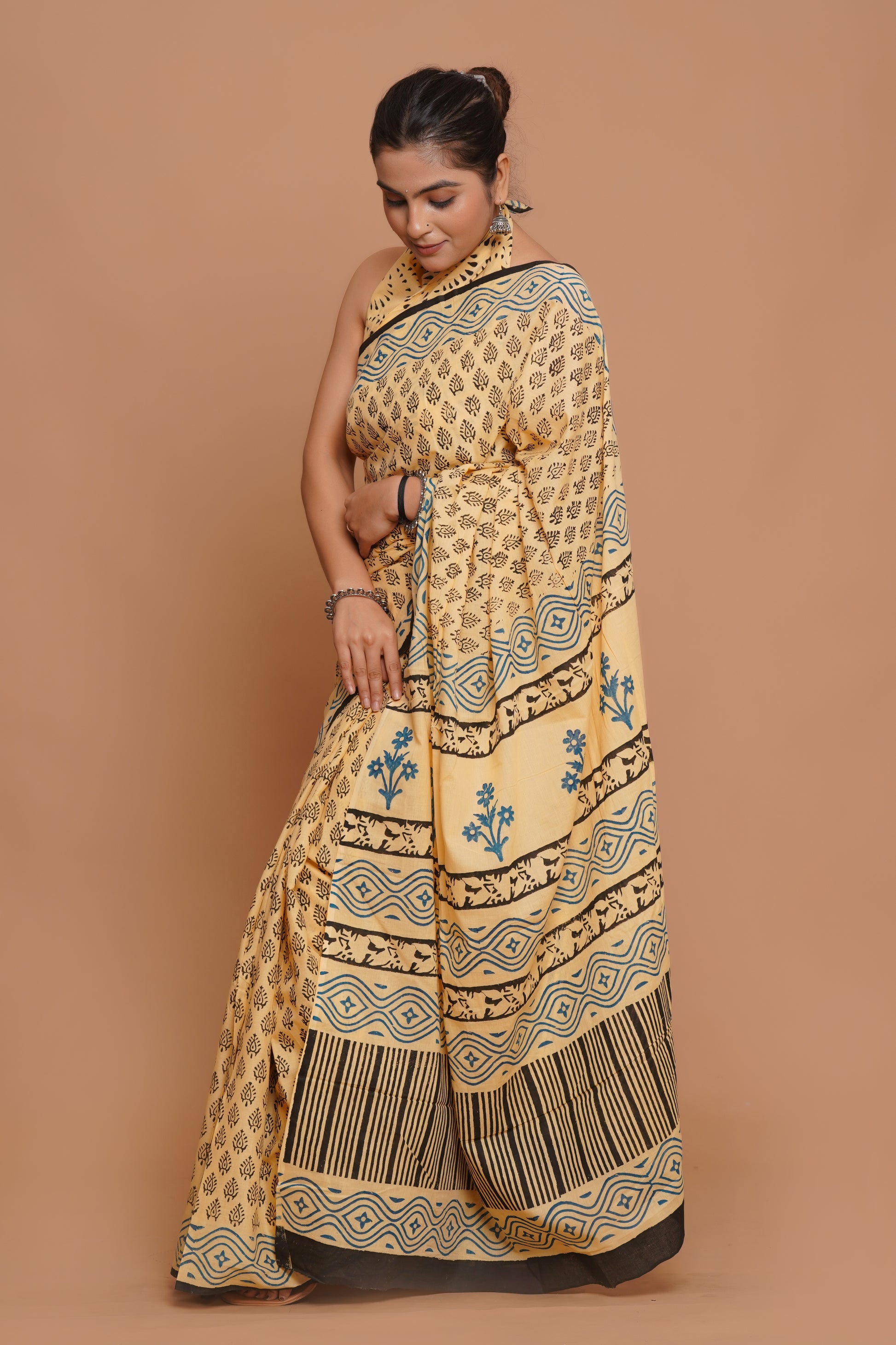 Bagru Print Mulmul Cotton Saree – Ivory Indigo