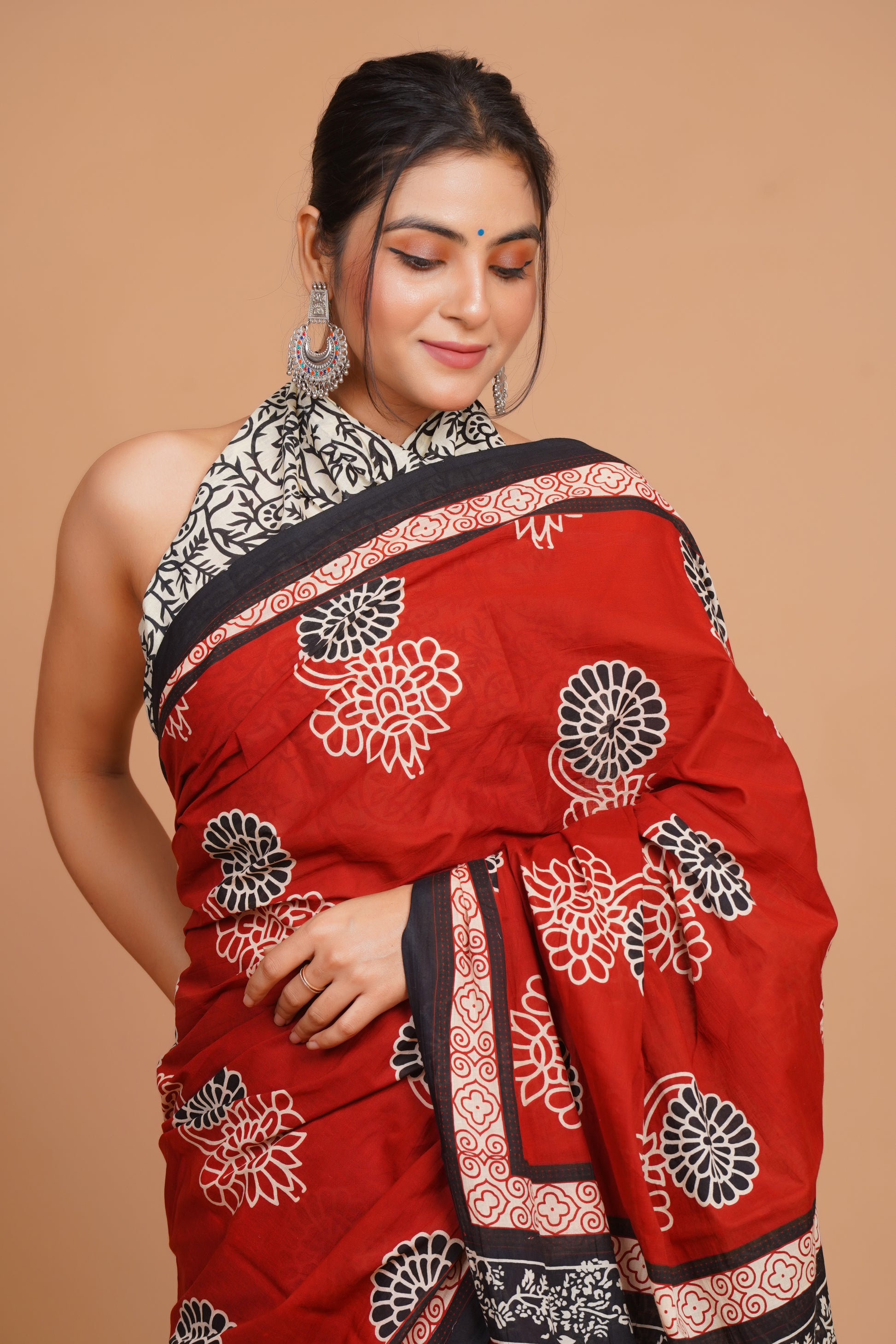 Bagru Print Mulmul Cotton Saree – Floral Buti Print