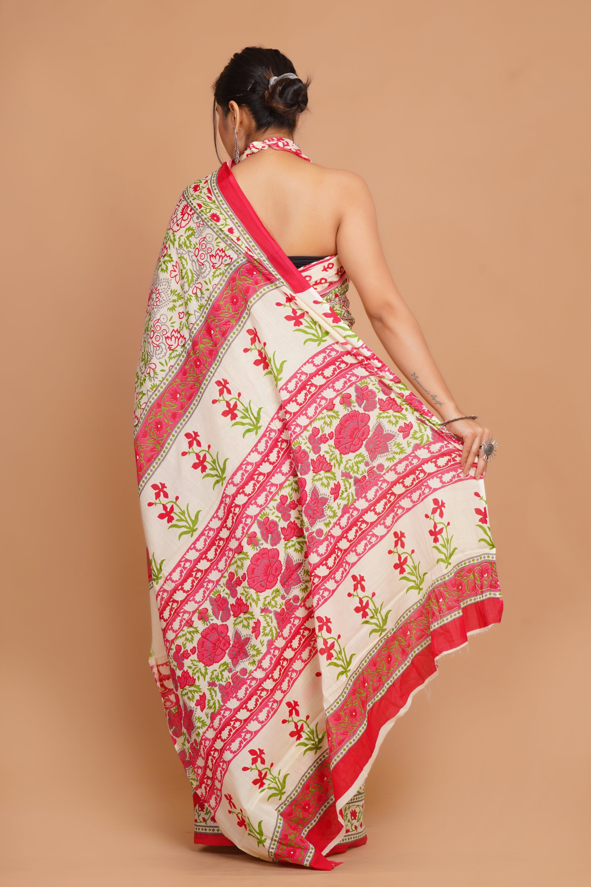Bagru Print Mulmul Cotton Saree – Floral Buti Print