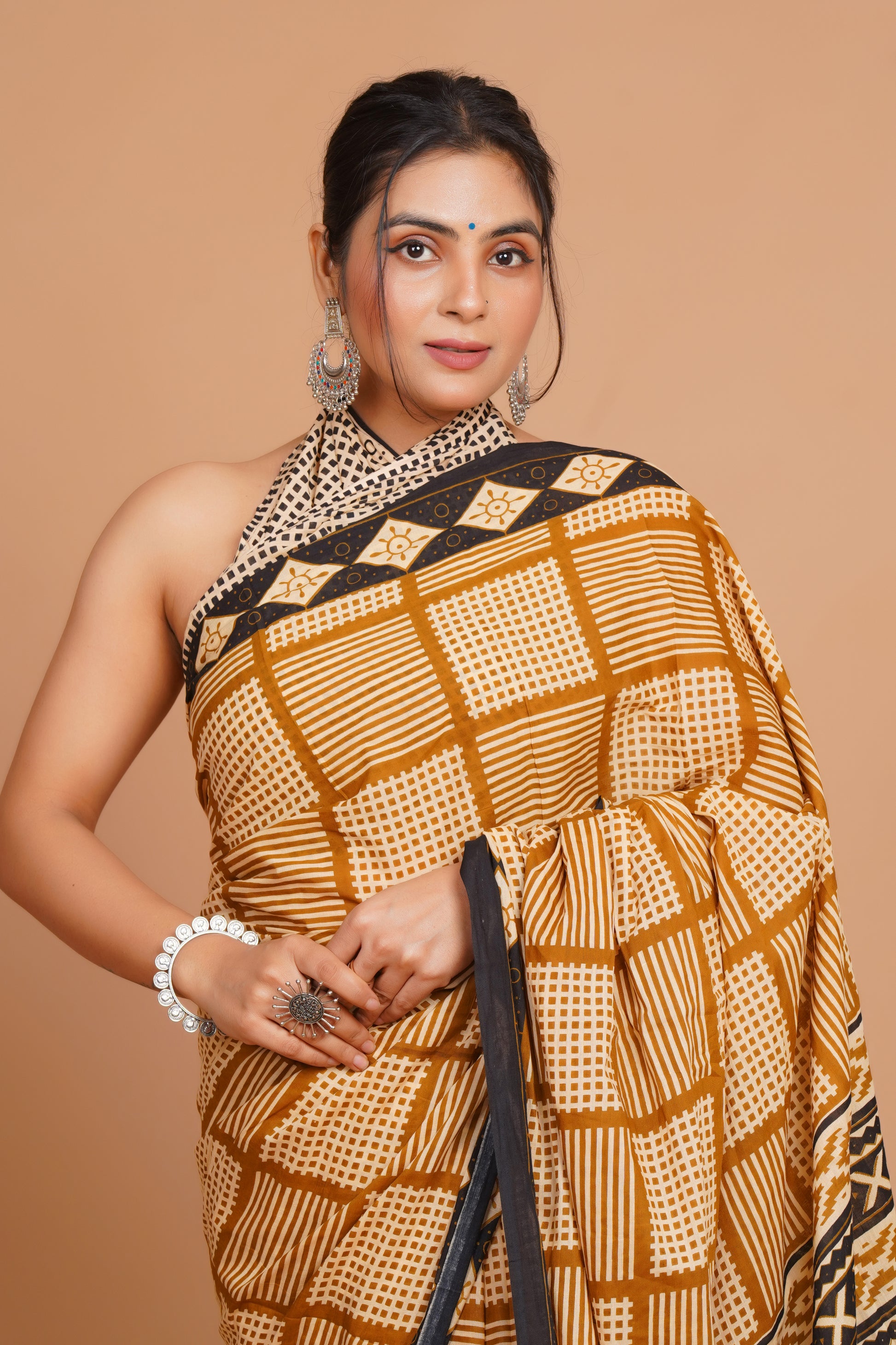 Bagru Print Mulmul Cotton Saree – Floral Buti Print